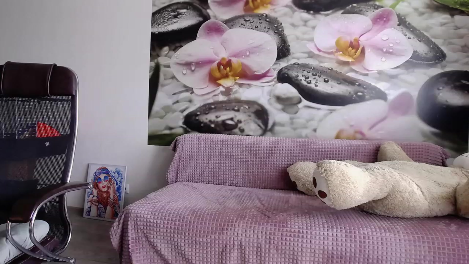 Gallery image thumbnail from HoneyIAmHome's myfreecams stream on, 06/10/2023, 06:32 image 18 of 20