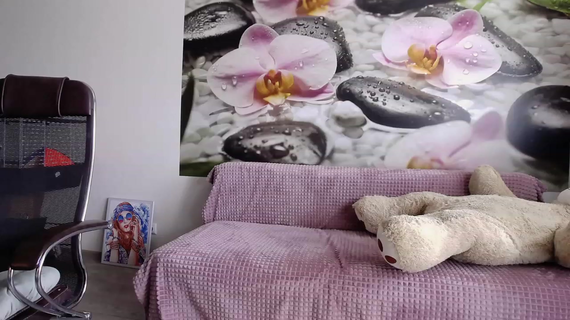 Gallery image thumbnail from HoneyIAmHome's myfreecams stream on, 06/10/2023, 06:32 image 20 of 20