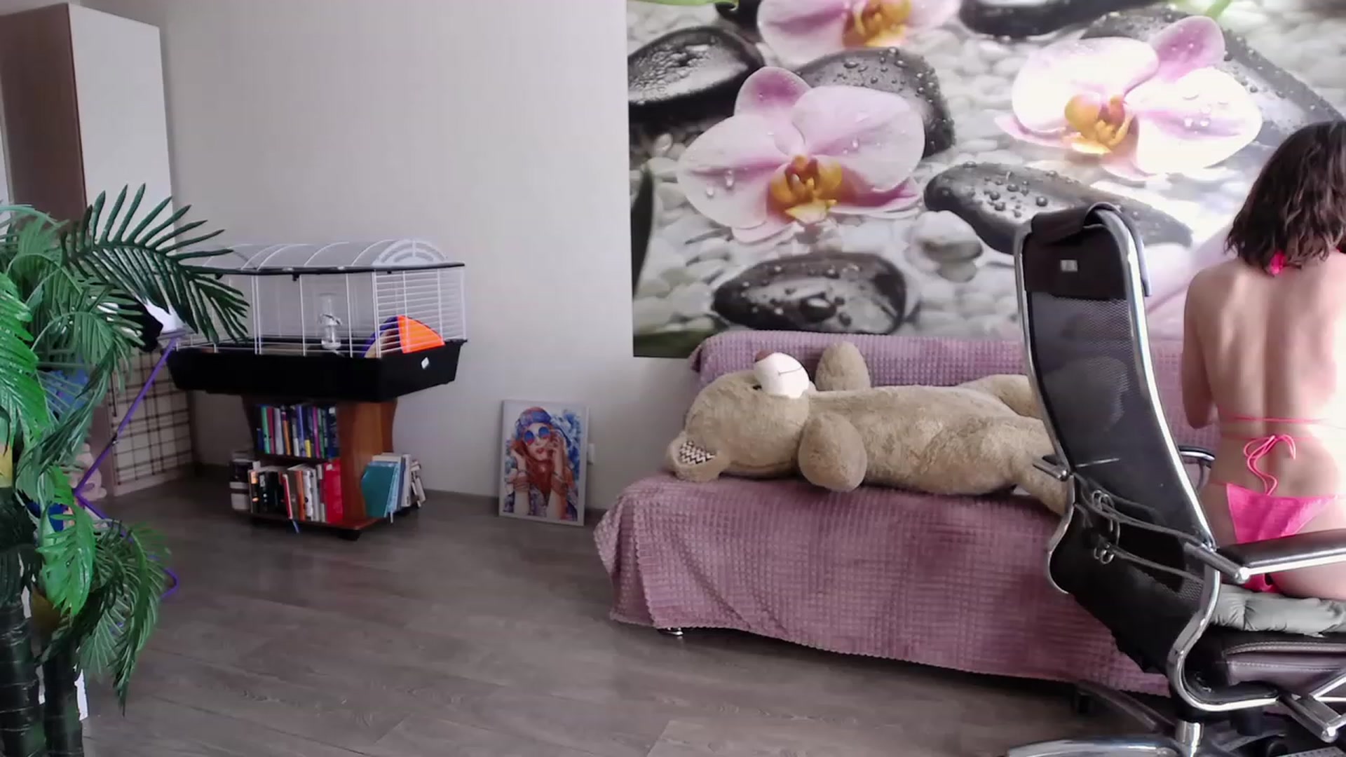 Gallery image thumbnail from HoneyIAmHome's myfreecams stream on, 06/10/2023, 09:19 image 9 of 20