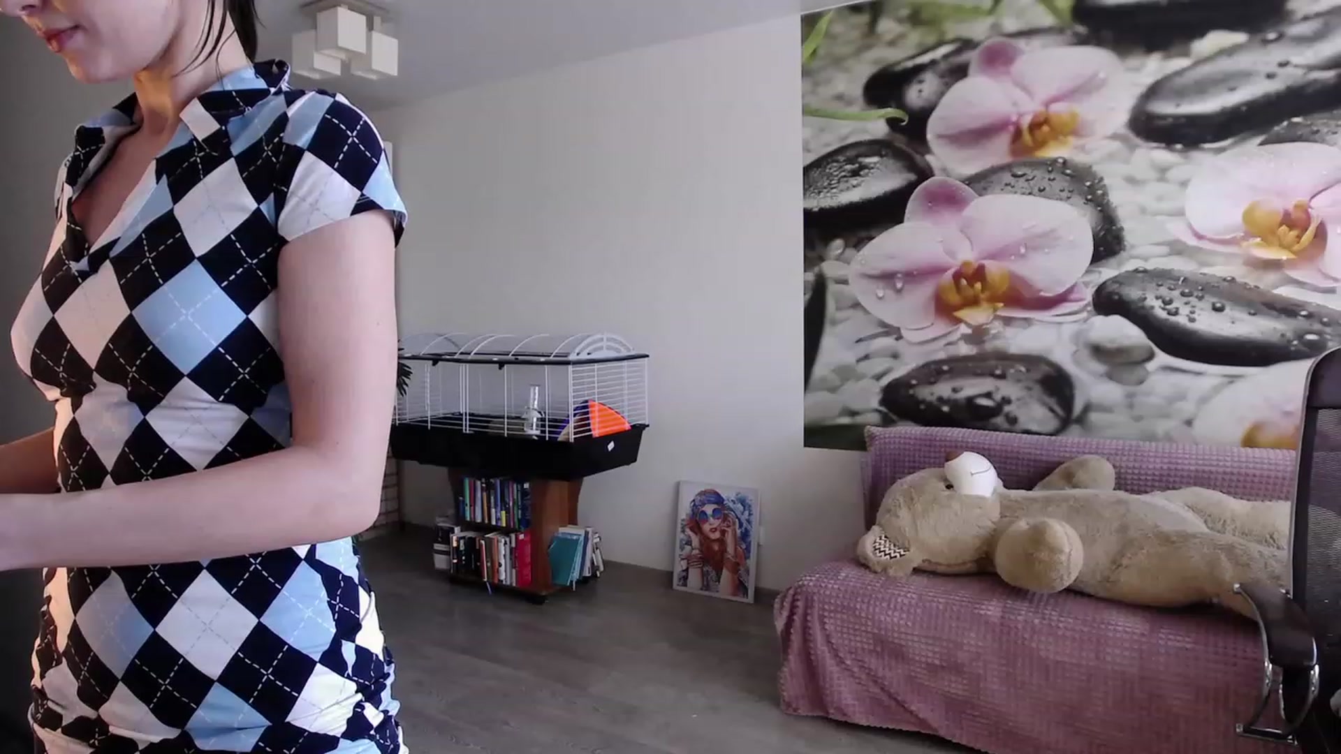 Gallery image thumbnail from HoneyIAmHome's myfreecams stream on, 06/15/2023, 08:14 image 10 of 20
