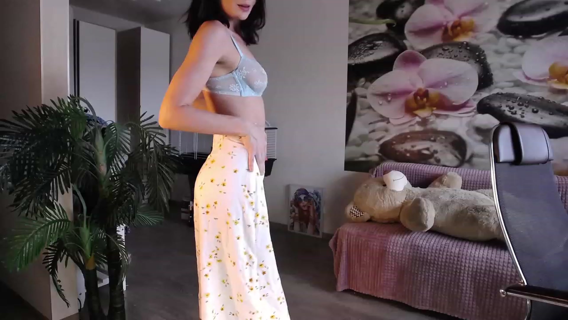 Gallery image thumbnail from HoneyIAmHome's myfreecams stream on, 06/21/2023, 06:02 image 11 of 20
