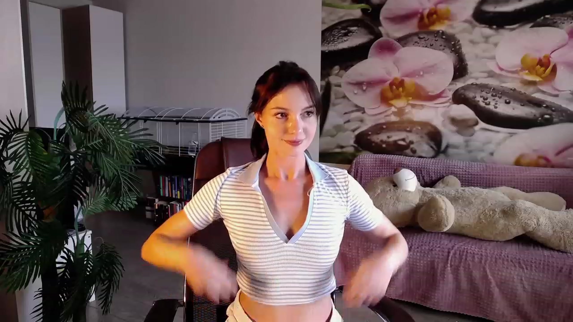 Gallery image thumbnail from HoneyIAmHome's myfreecams stream on, 06/24/2023, 08:35 image 20 of 20