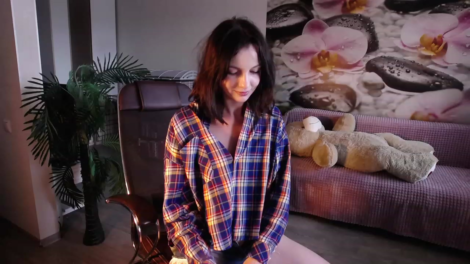 Gallery image thumbnail from HoneyIAmHome's myfreecams stream on, 06/25/2023, 08:20 image 20 of 20