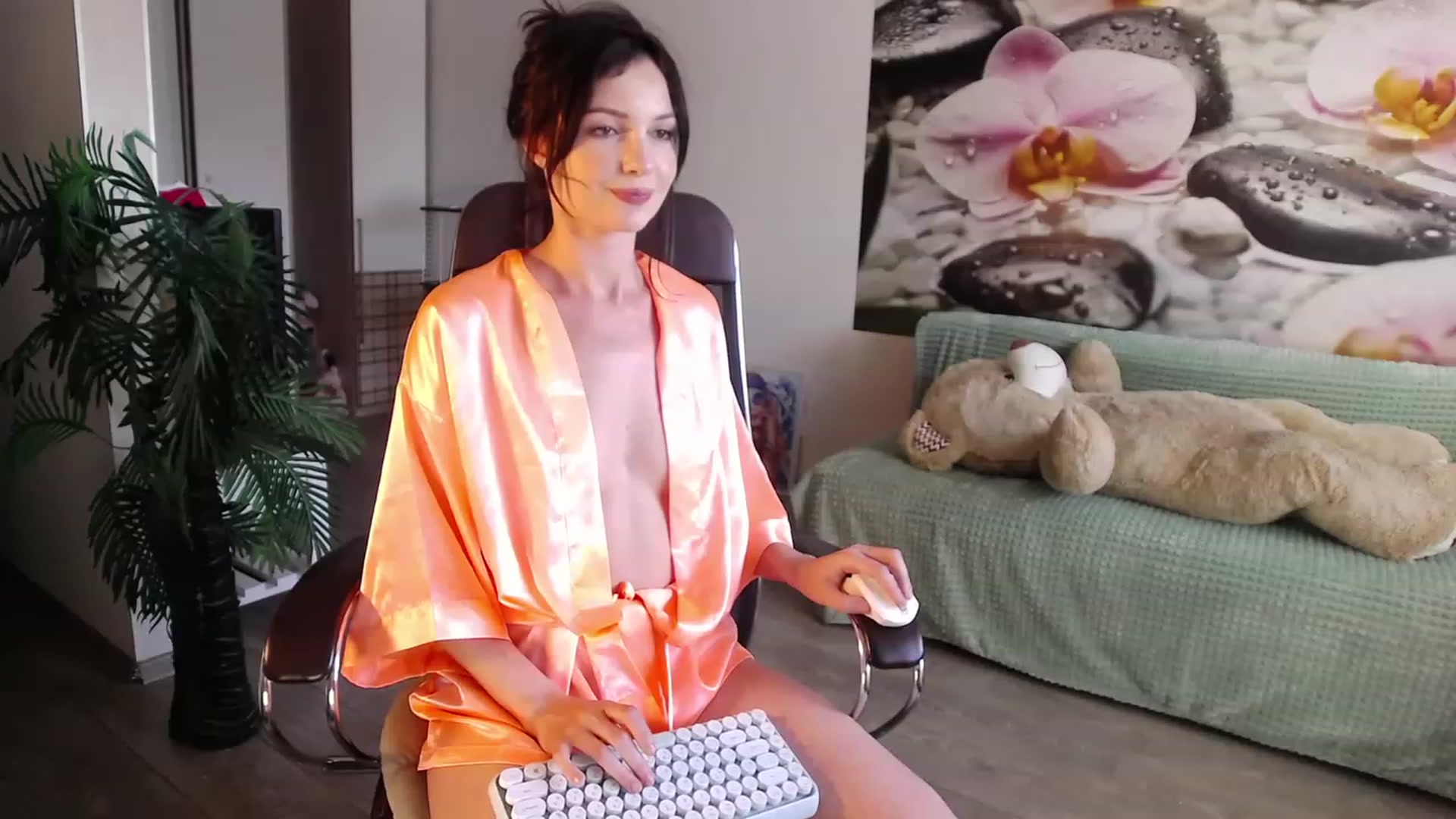 Gallery image thumbnail from HoneyIAmHome's myfreecams stream on, 06/29/2023, 08:41 image 20 of 20