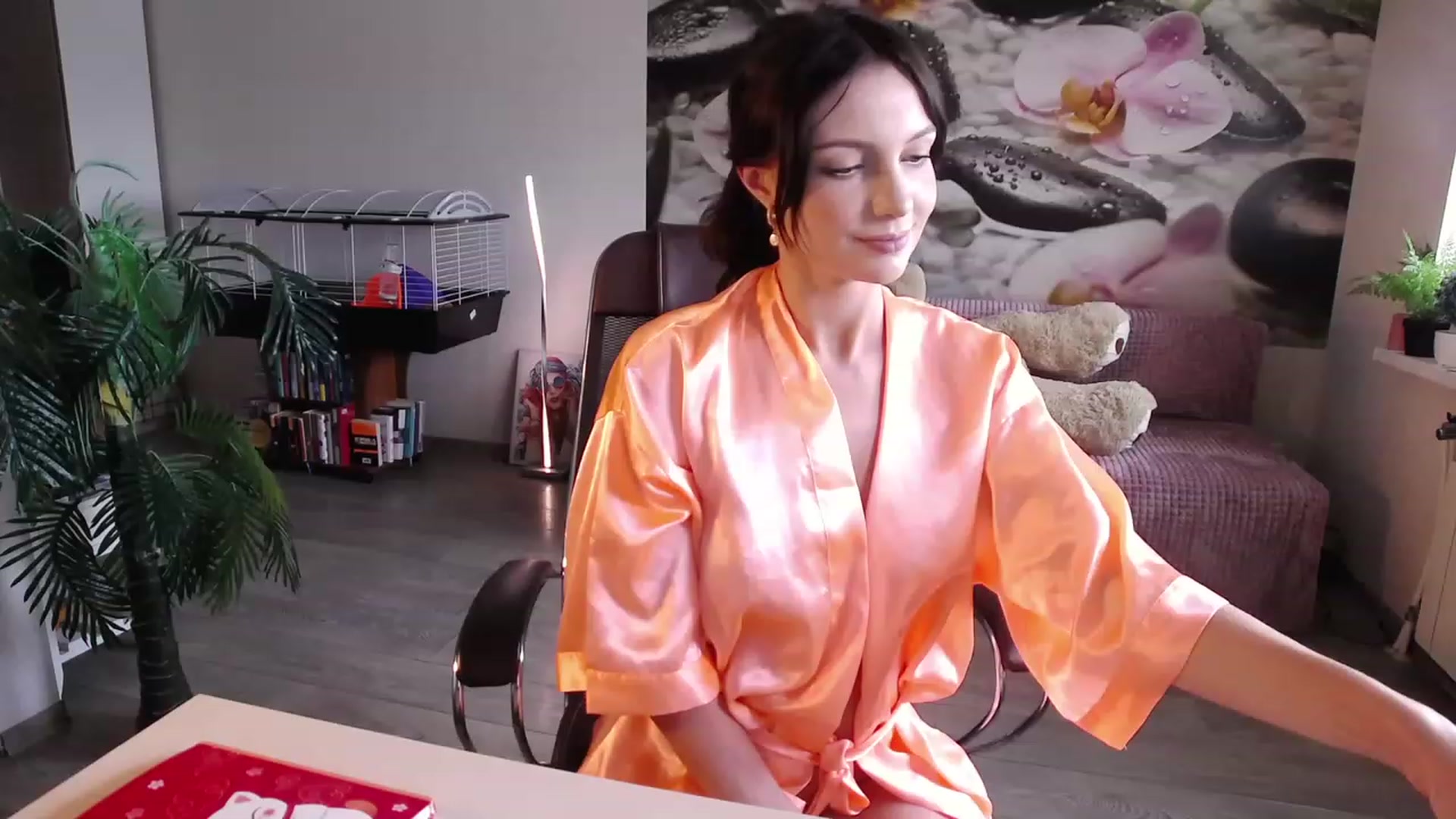 Gallery image thumbnail from HoneyIAmHome's myfreecams stream on, 07/12/2023, 05:59 image 16 of 20
