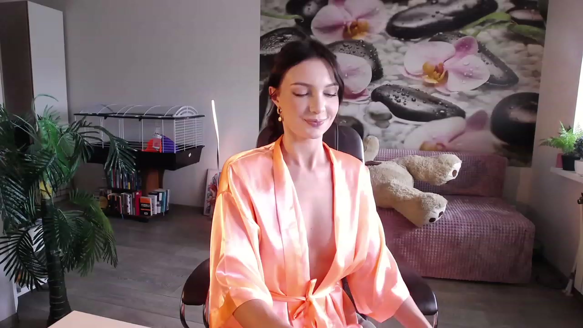 Gallery image thumbnail from HoneyIAmHome's myfreecams stream on, 07/12/2023, 05:59 image 18 of 20