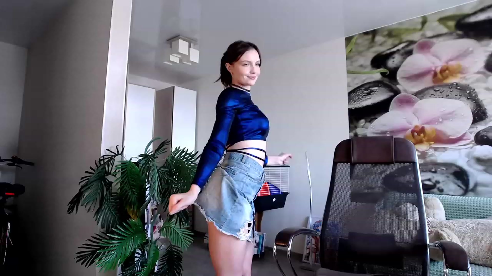 Gallery image thumbnail from HoneyIAmHome's myfreecams stream on, 08/21/2023, 04:12 image 4 of 20