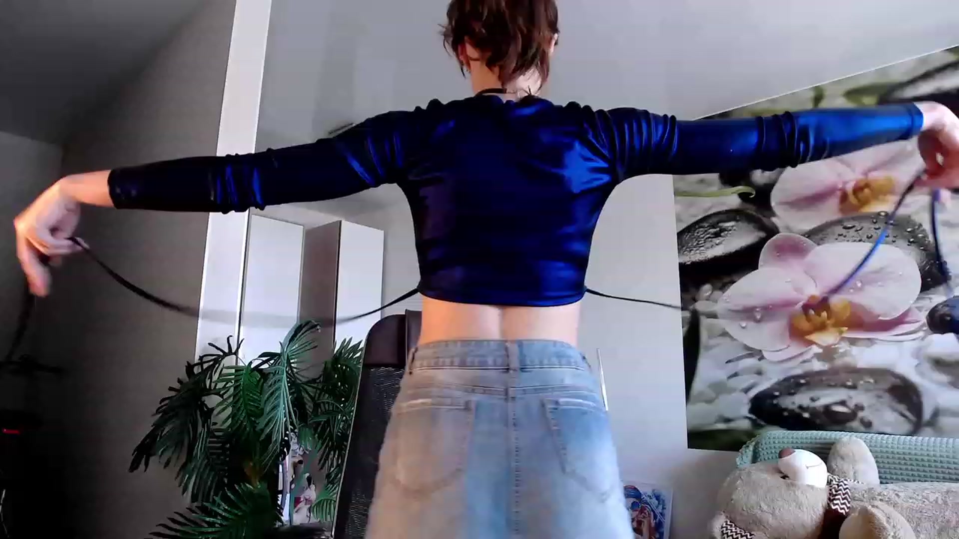 Gallery image thumbnail from HoneyIAmHome's myfreecams stream on, 08/21/2023, 04:12 image 12 of 20