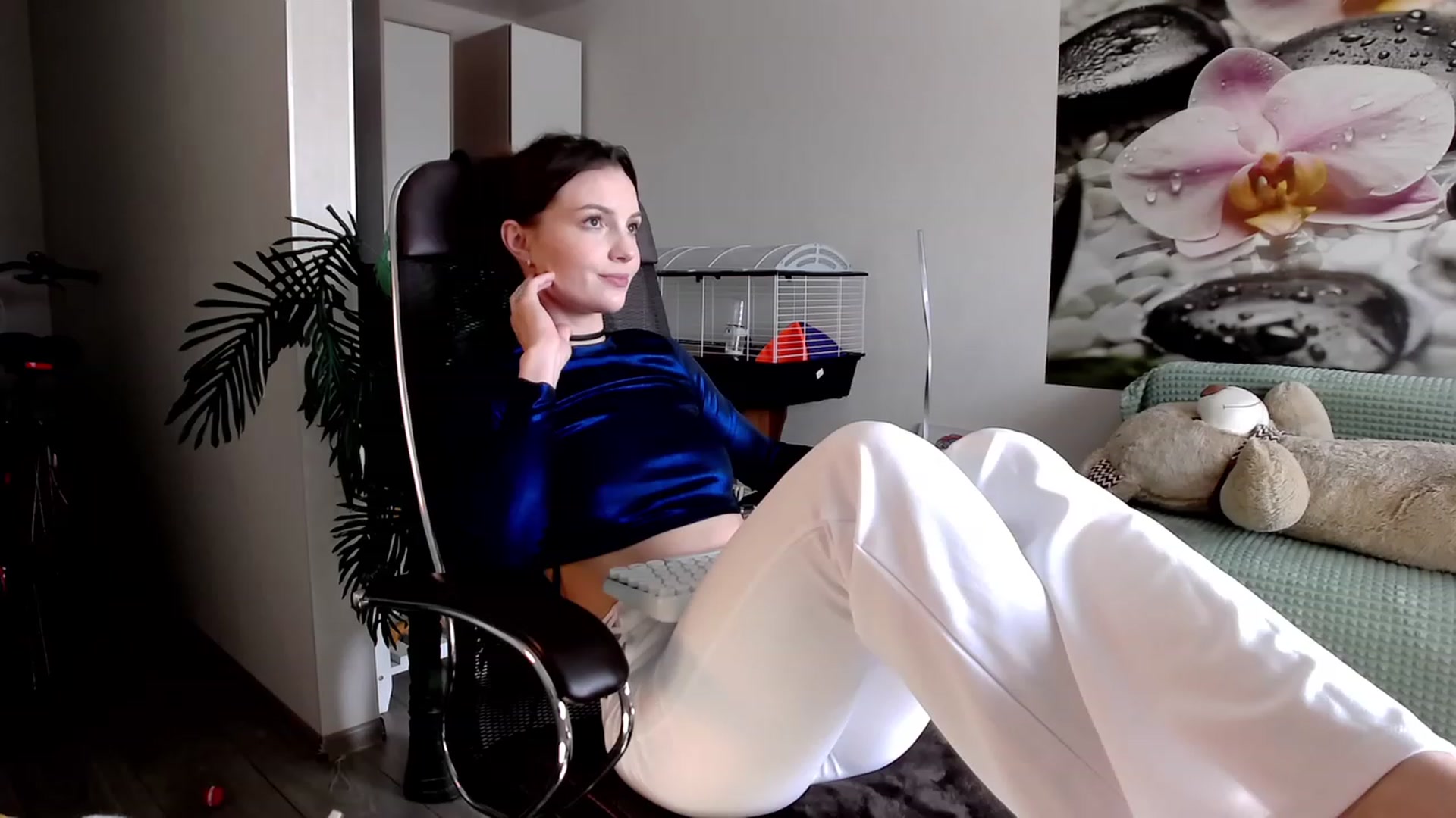Gallery image thumbnail from HoneyIAmHome's myfreecams stream on, 08/21/2023, 08:18 image 14 of 20