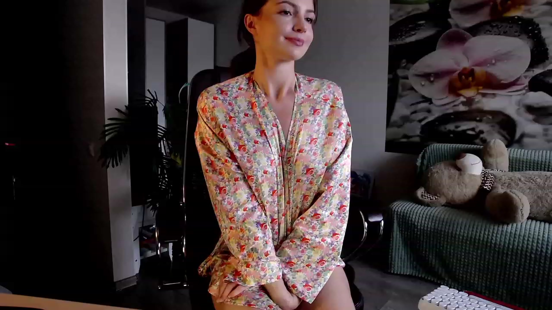 Gallery image thumbnail from HoneyIAmHome's myfreecams stream on, 08/23/2023, 05:13 image 16 of 20