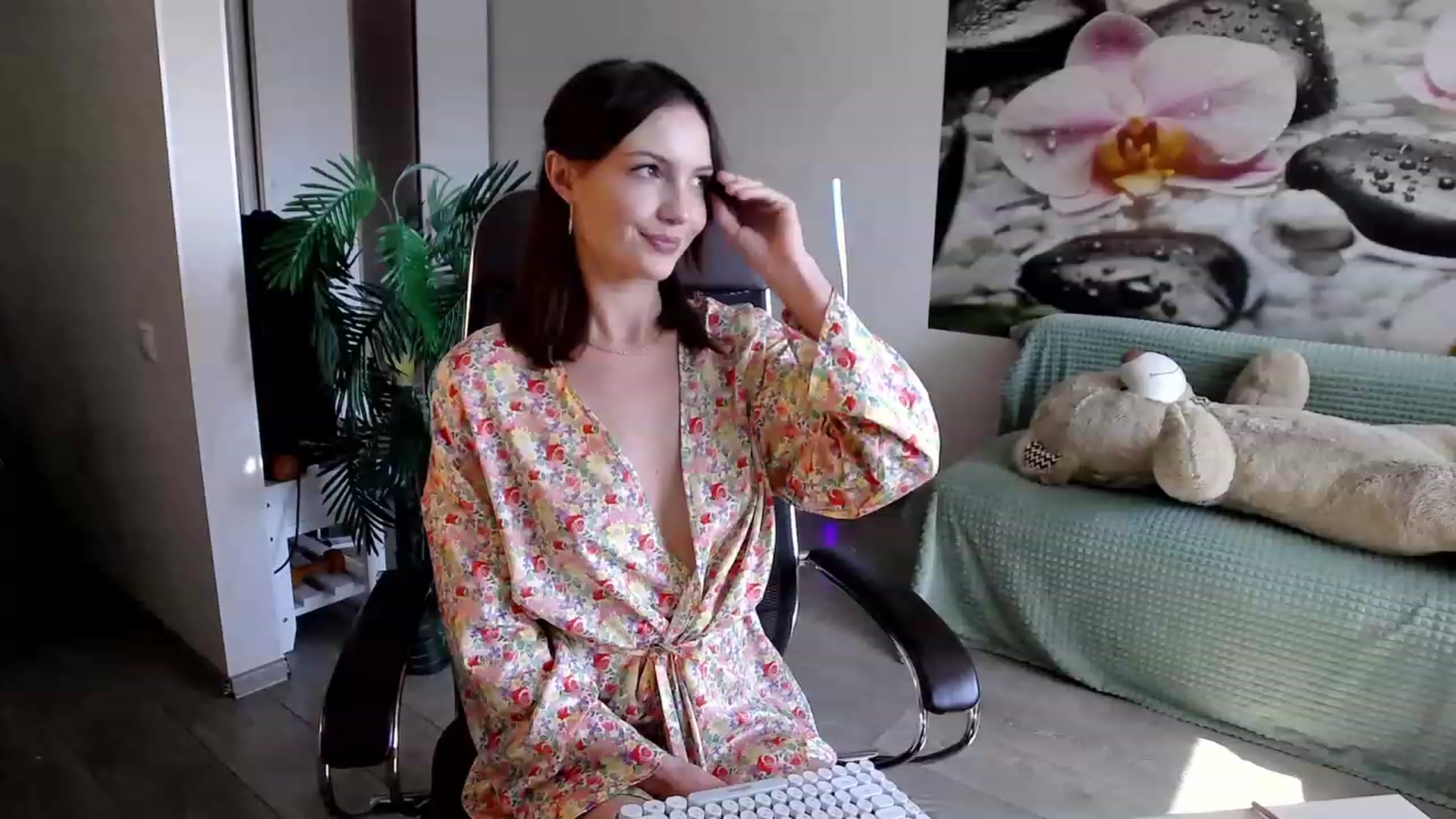 Gallery image thumbnail from HoneyIAmHome's myfreecams stream on, 09/02/2023, 07:15 image 12 of 20