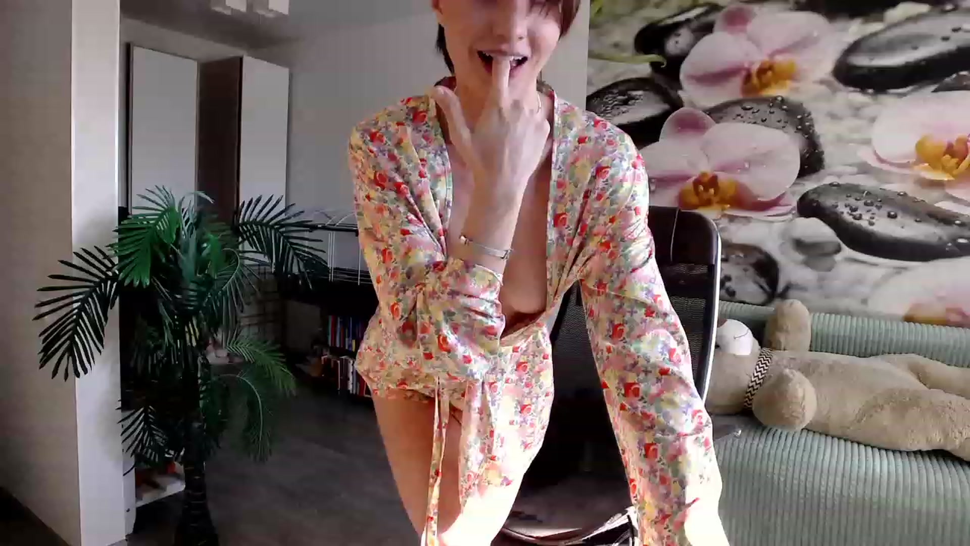 Gallery image thumbnail from HoneyIAmHome's myfreecams stream on, 09/03/2023, 07:37 image 1 of 20