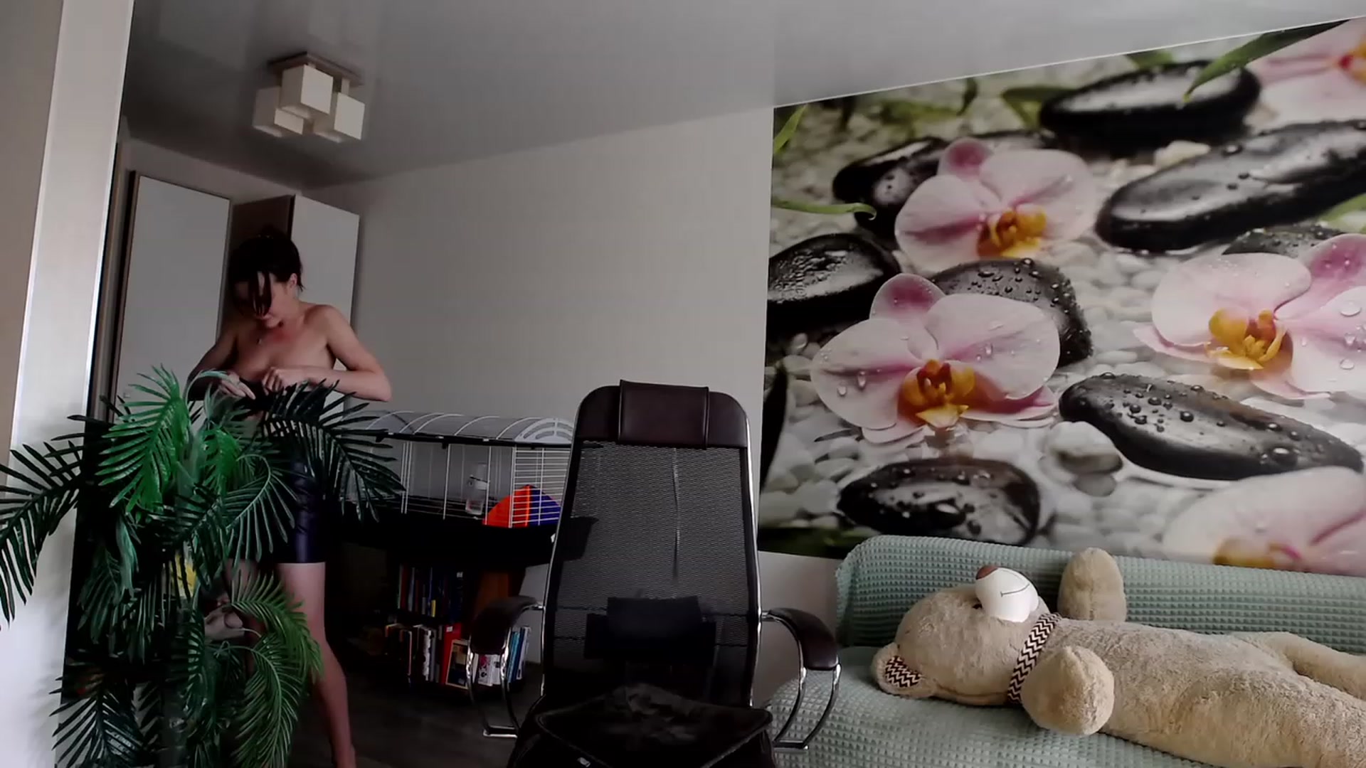 Gallery image thumbnail from HoneyIAmHome's myfreecams stream on, 09/04/2023, 07:57 image 17 of 20