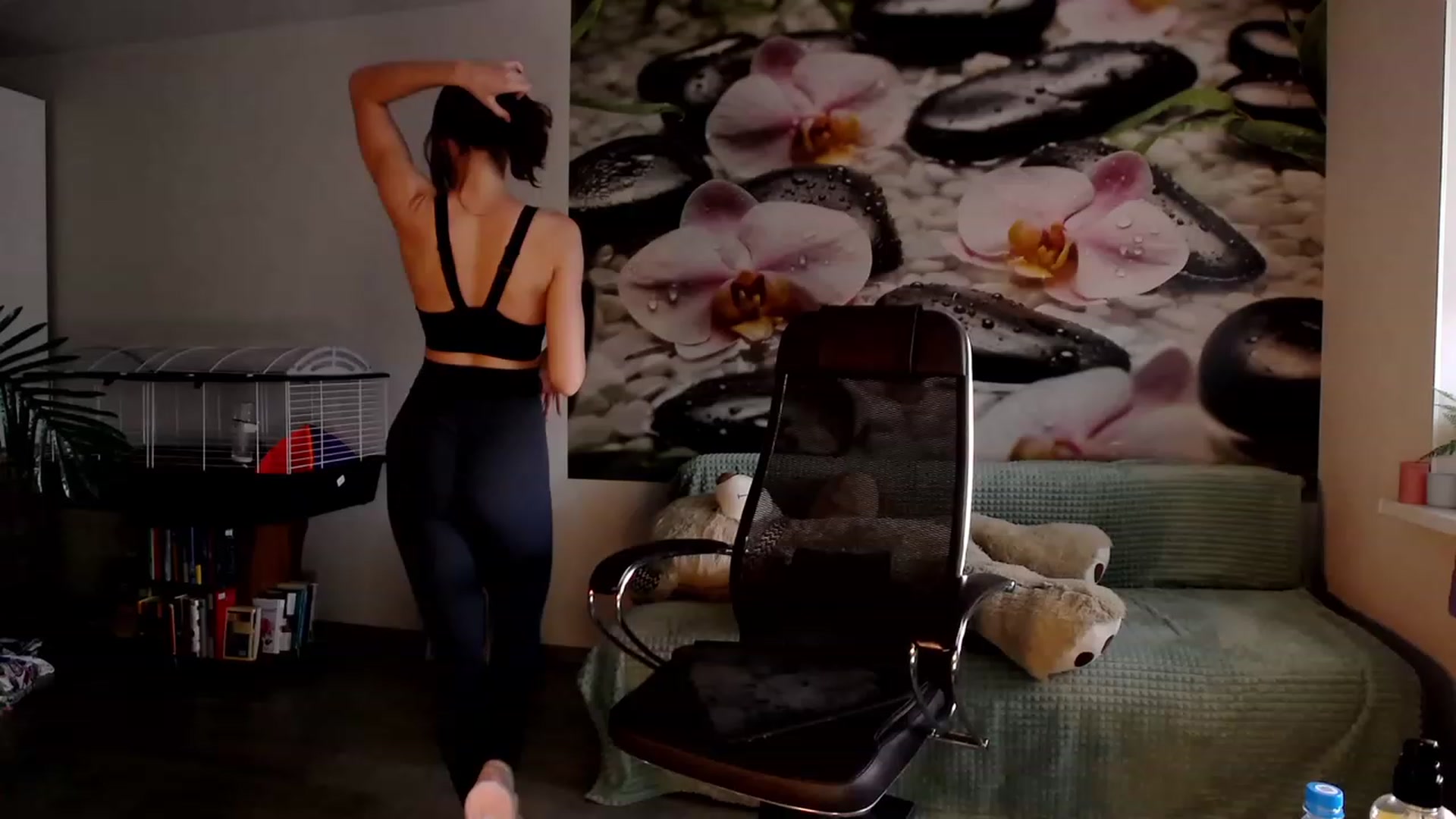 Gallery image thumbnail from HoneyIAmHome's myfreecams stream on, 09/07/2023, 08:26 image 7 of 20