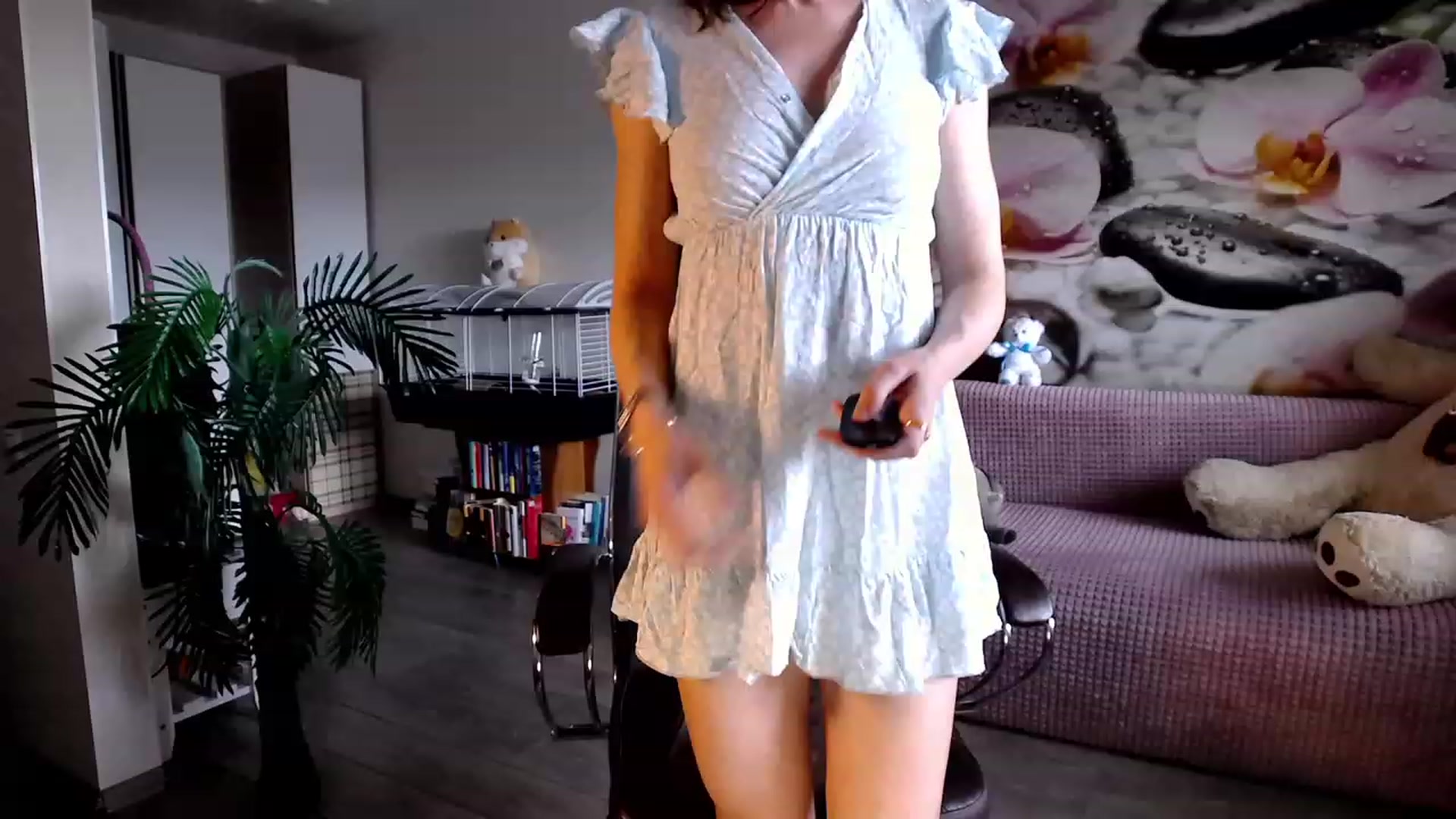 Gallery image thumbnail from HoneyIAmHome's myfreecams stream on, 09/21/2023, 05:13 image 3 of 20