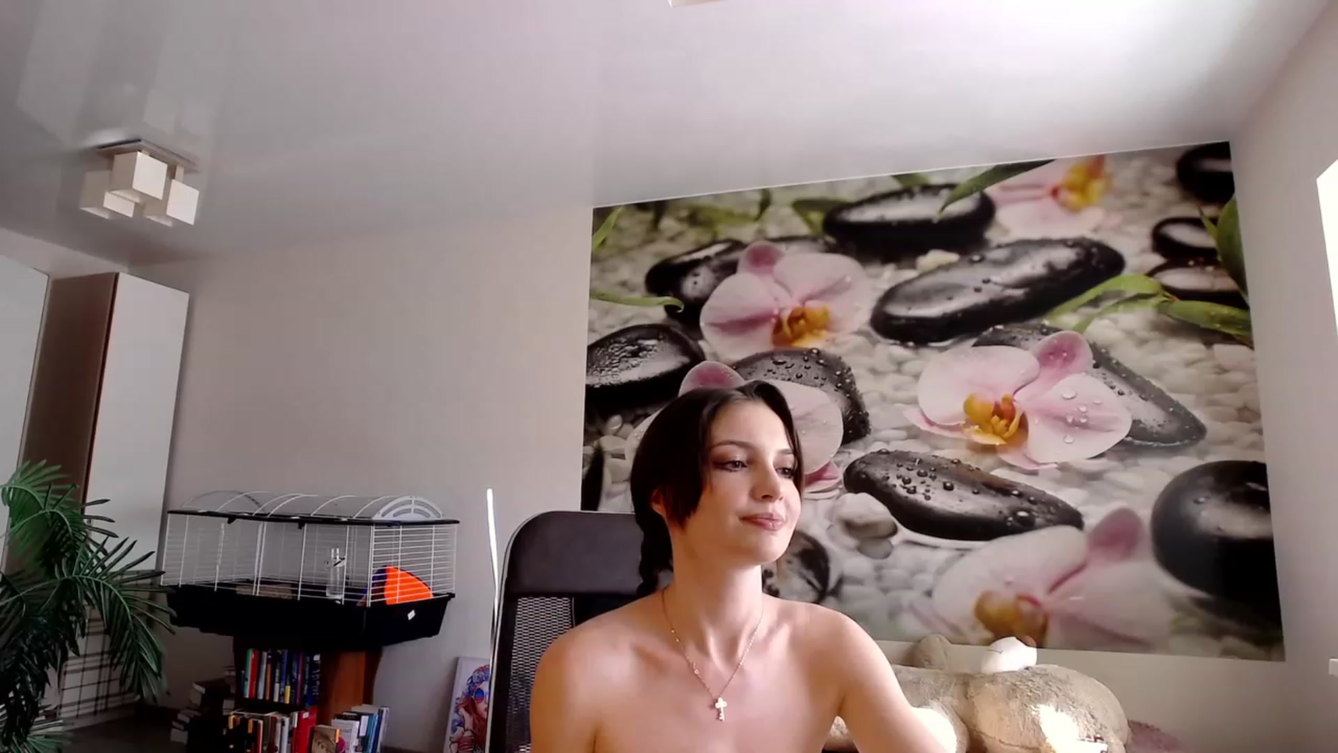 Gallery image thumbnail from HoneyIAmHome's myfreecams stream on, 10/14/2023, 05:37 image 20 of 20