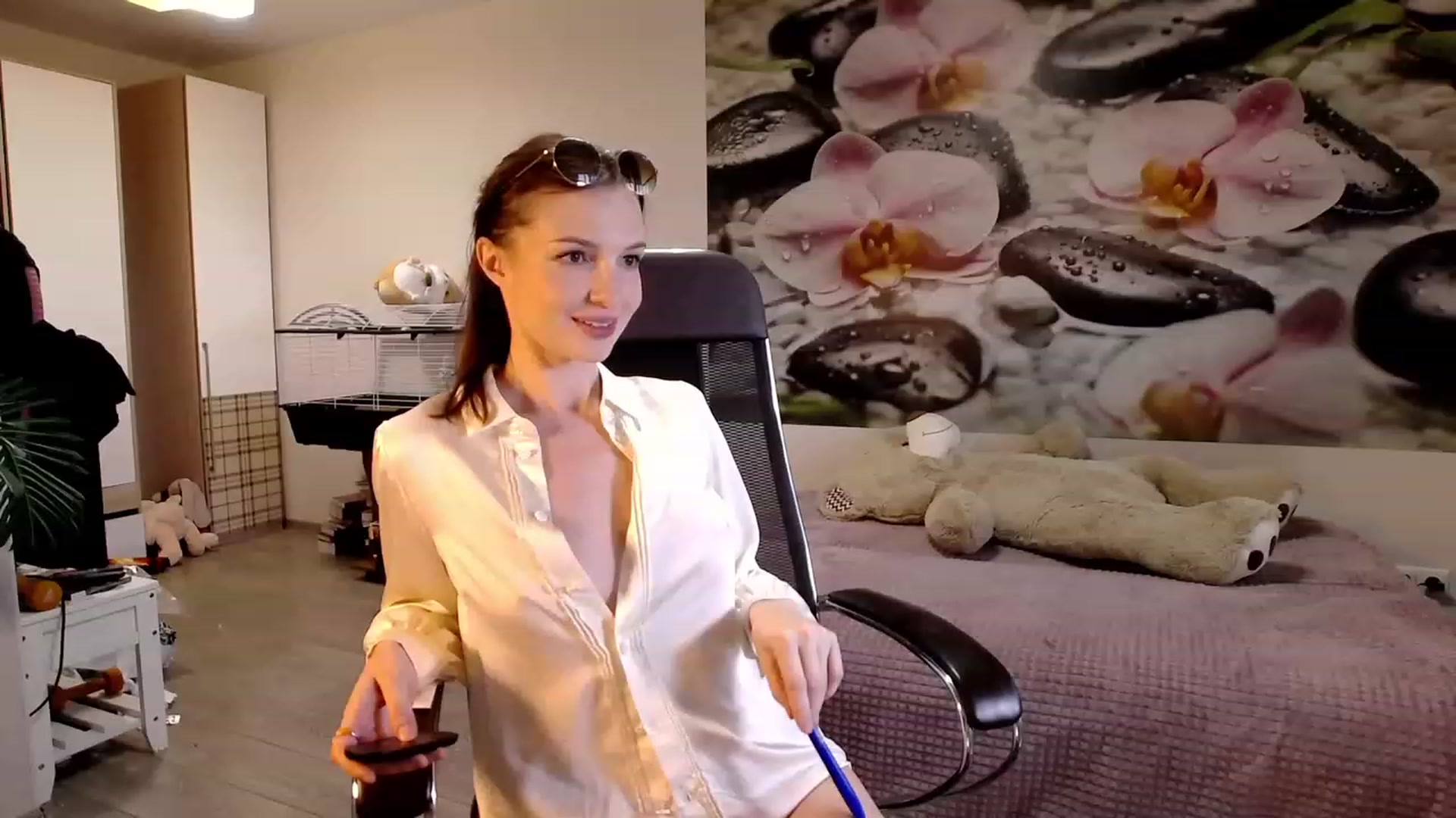 Gallery image thumbnail from HoneyIAmHome's myfreecams stream on, 10/16/2023, 07:18 image 8 of 20
