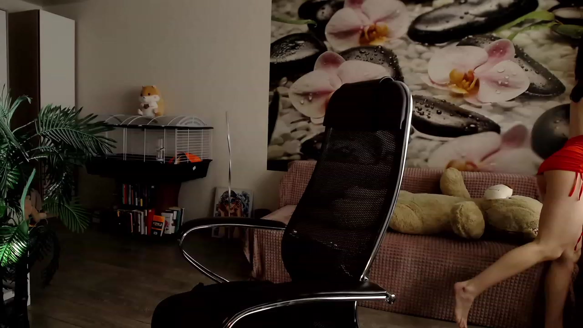Gallery image thumbnail from HoneyIAmHome's myfreecams stream on, 10/22/2023, 07:14 image 15 of 20