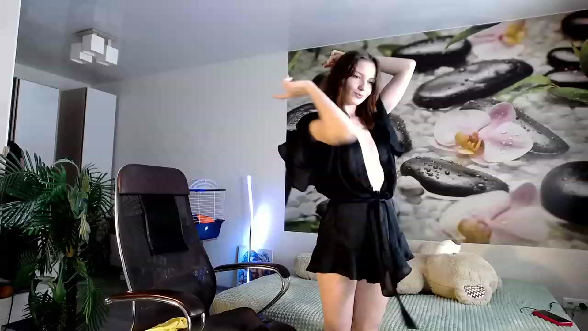 Gallery image thumbnail from HoneyIAmHome's myfreecams stream on, 10/26/2023, 08:03 image 2 of 20