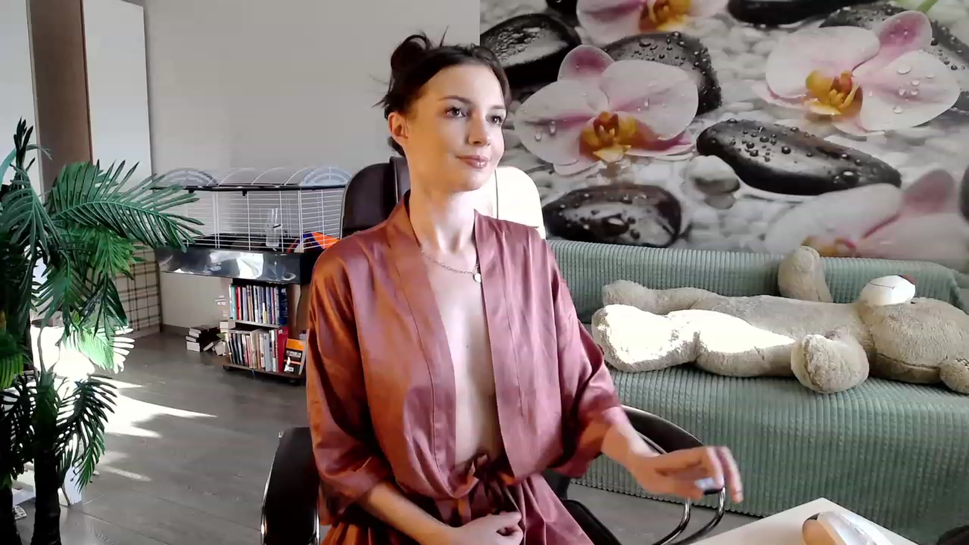 Gallery image thumbnail from HoneyIAmHome's myfreecams stream on, 10/29/2023, 06:11 image 1 of 20