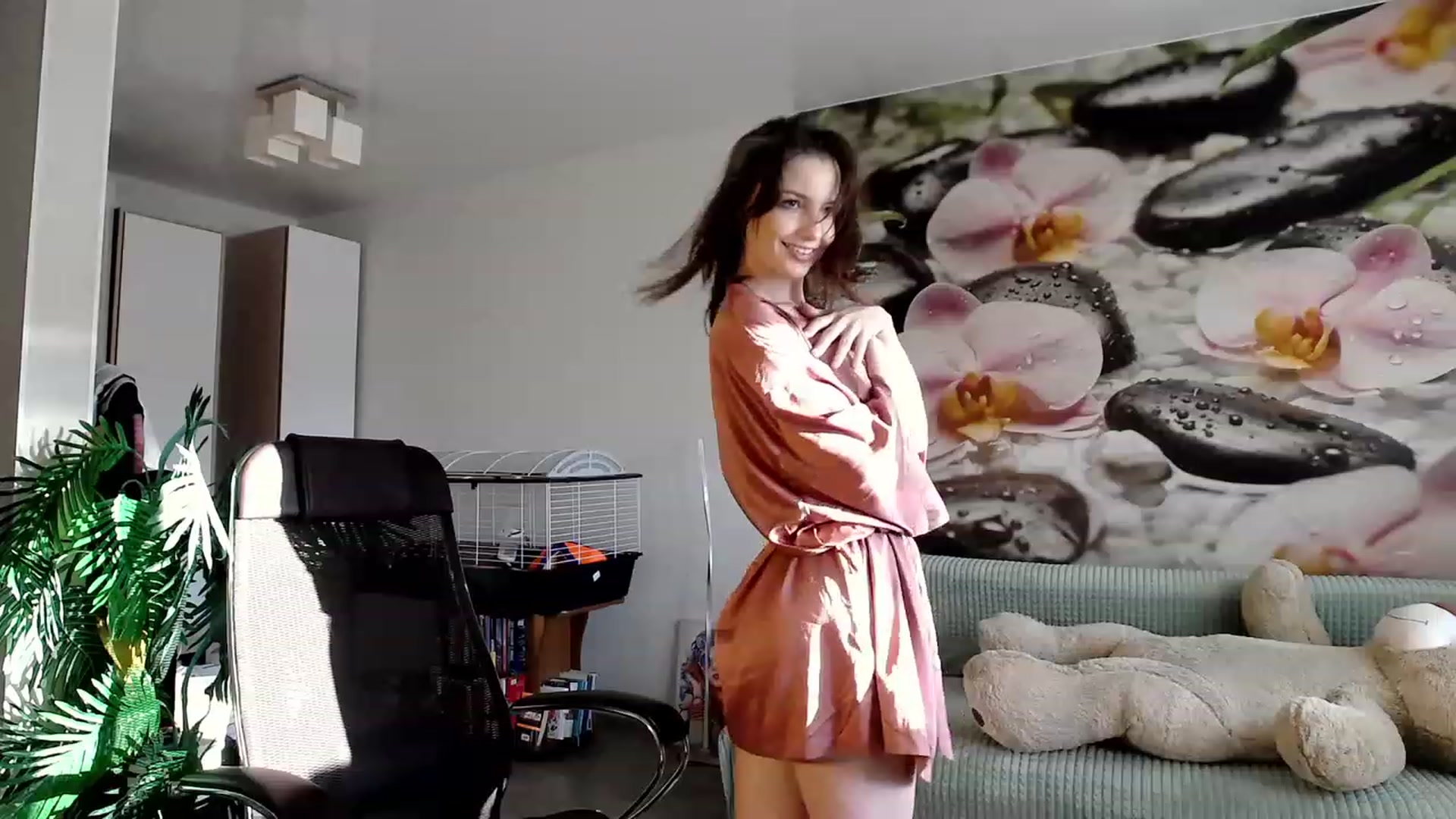 Gallery image thumbnail from HoneyIAmHome's myfreecams stream on, 10/29/2023, 06:49 image 15 of 20