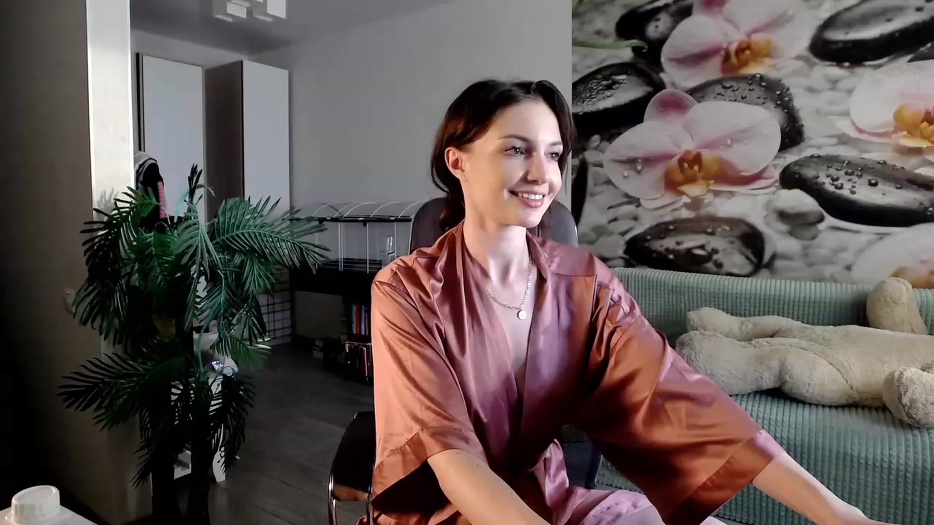 Gallery image thumbnail from HoneyIAmHome's myfreecams stream on, 10/29/2023, 07:24 image 9 of 20