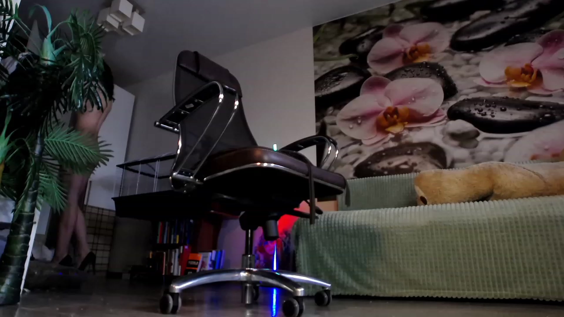 Gallery image thumbnail from HoneyIAmHome's myfreecams stream on, 10/30/2023, 05:24 image 3 of 20