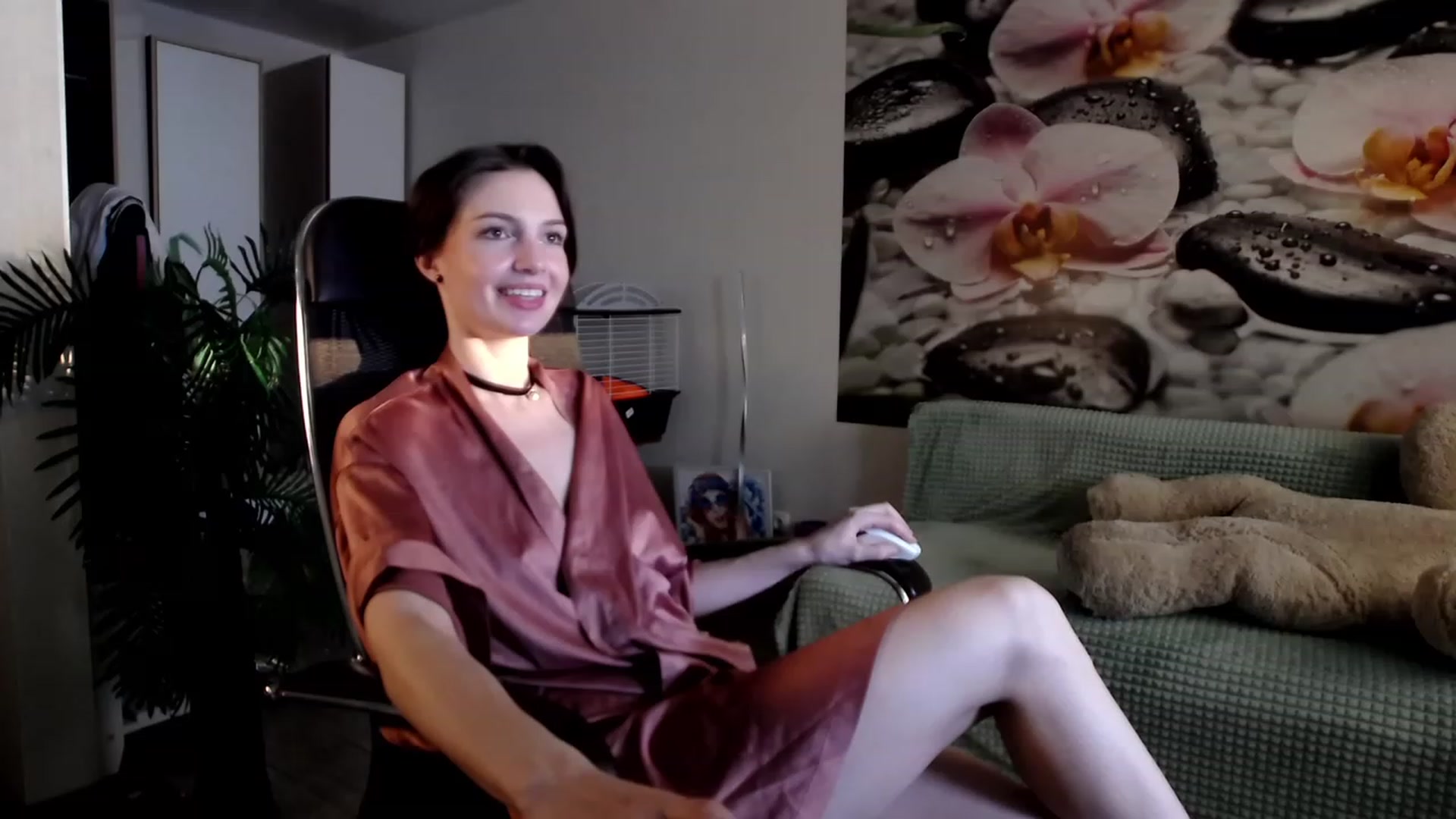 Gallery image thumbnail from HoneyIAmHome's myfreecams stream on, 11/01/2023, 08:15 image 6 of 20