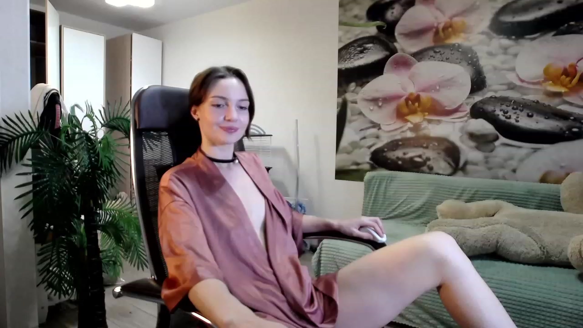 Gallery image thumbnail from HoneyIAmHome's myfreecams stream on, 11/01/2023, 08:15 image 12 of 20