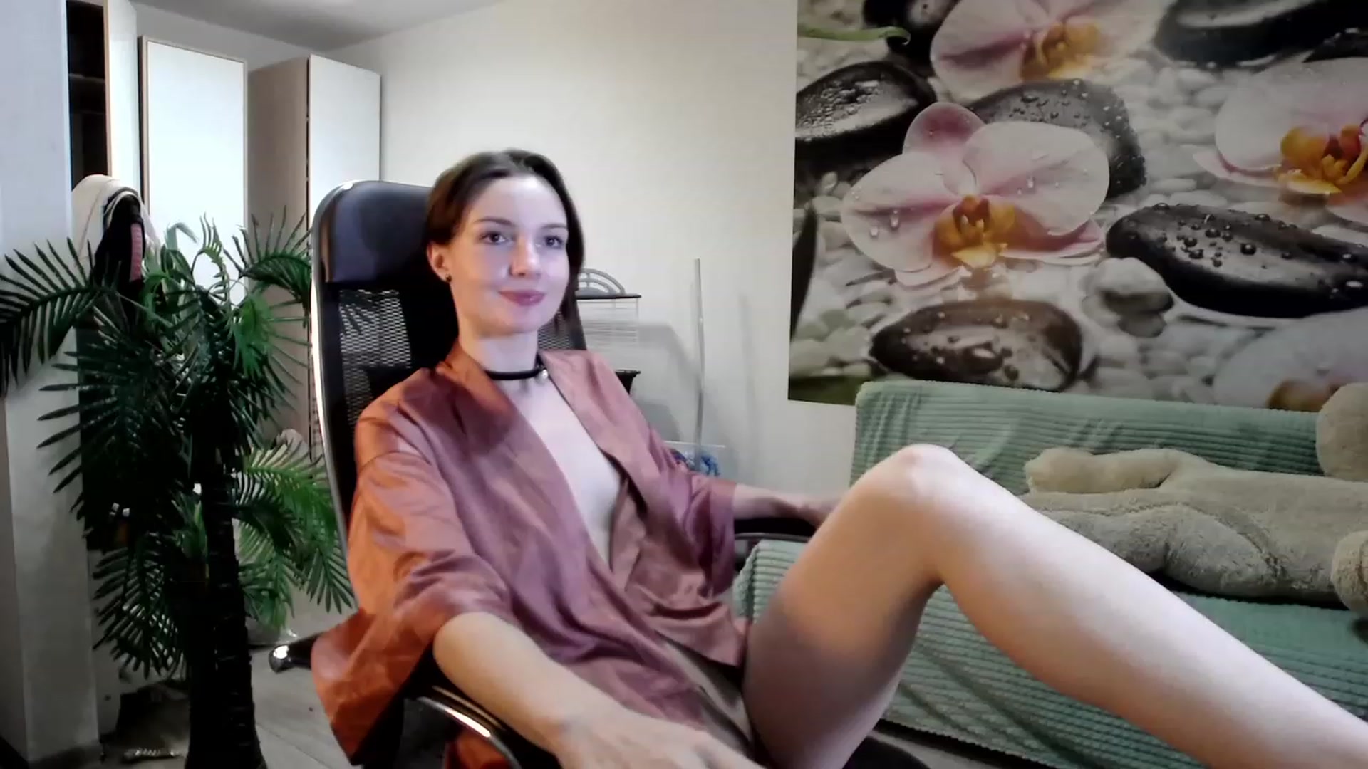 Gallery image thumbnail from HoneyIAmHome's myfreecams stream on, 11/01/2023, 08:15 image 15 of 20