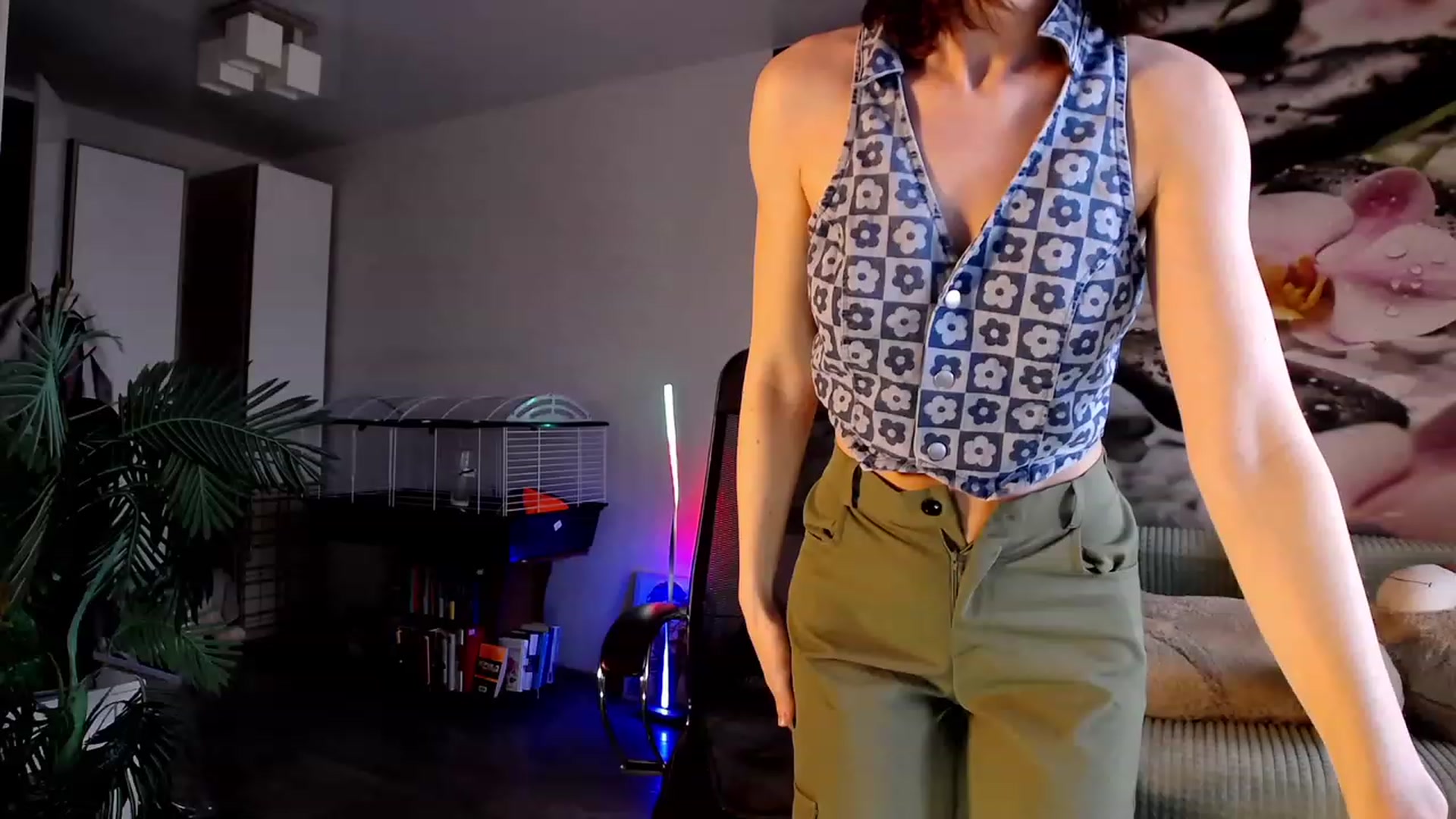 Gallery image thumbnail from HoneyIAmHome's myfreecams stream on, 11/02/2023, 05:42 image 19 of 20