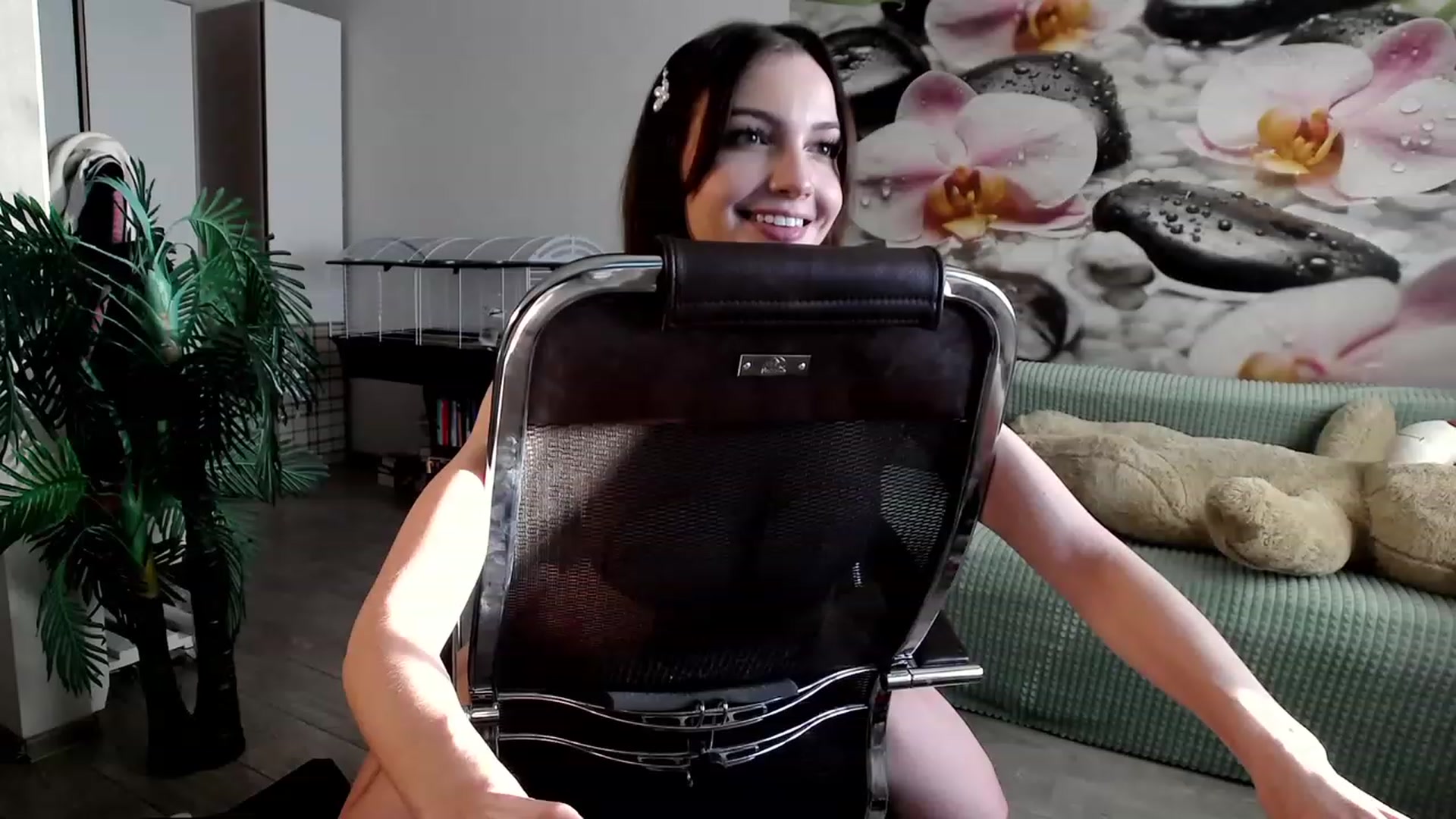 Gallery image thumbnail from HoneyIAmHome's myfreecams stream on, 11/04/2023, 09:11 image 3 of 20