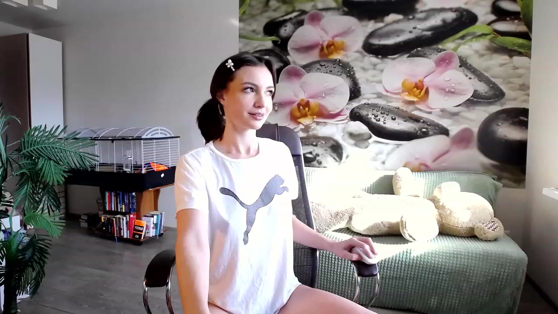 Gallery image thumbnail from HoneyIAmHome's myfreecams stream on, 11/05/2023, 04:53 image 2 of 20