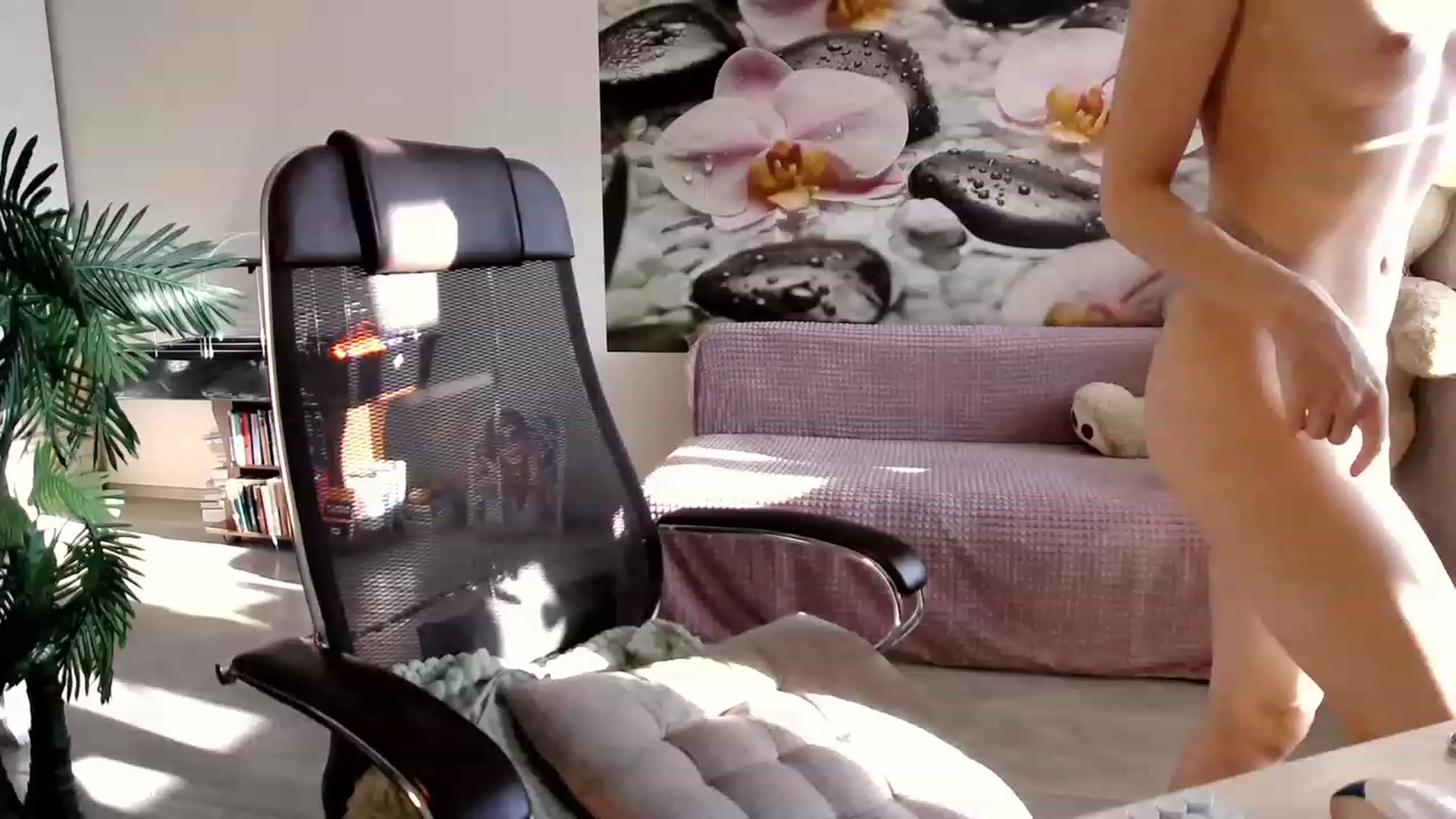 Gallery image thumbnail from HoneyIAmHome's myfreecams stream on, 11/13/2023, 07:50 image 6 of 20