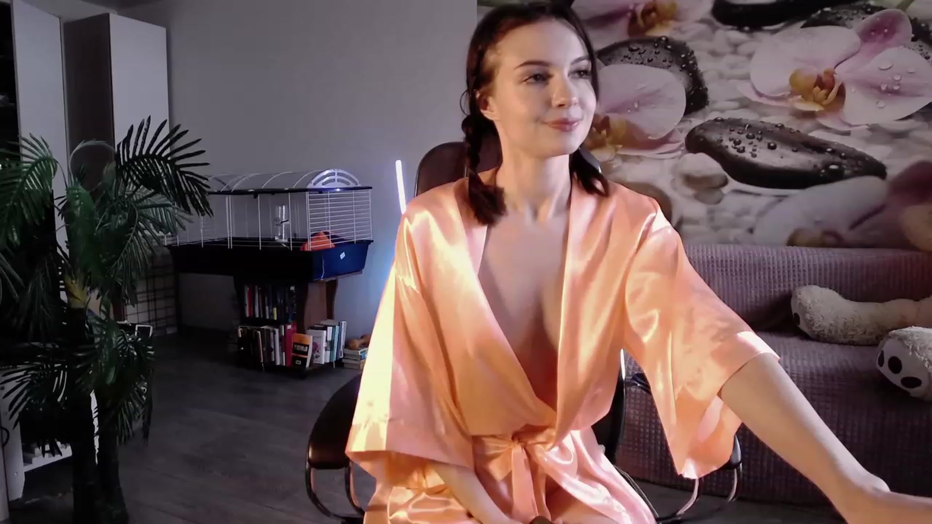 Gallery image thumbnail from HoneyIAmHome's myfreecams stream on, 11/16/2023, 05:52 image 19 of 20