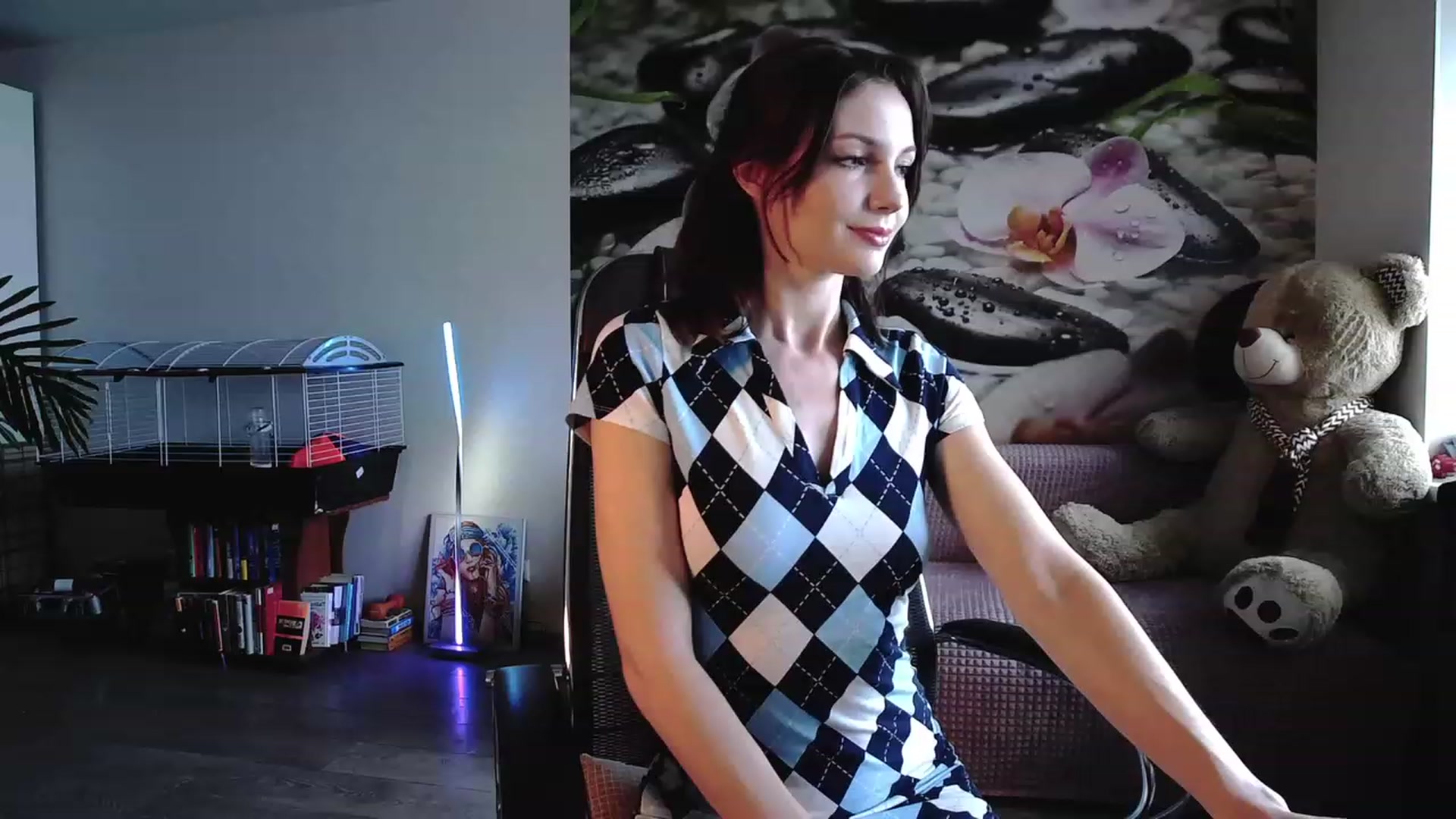 Gallery image thumbnail from HoneyIAmHome's myfreecams stream on, 11/22/2023, 04:37 image 6 of 20