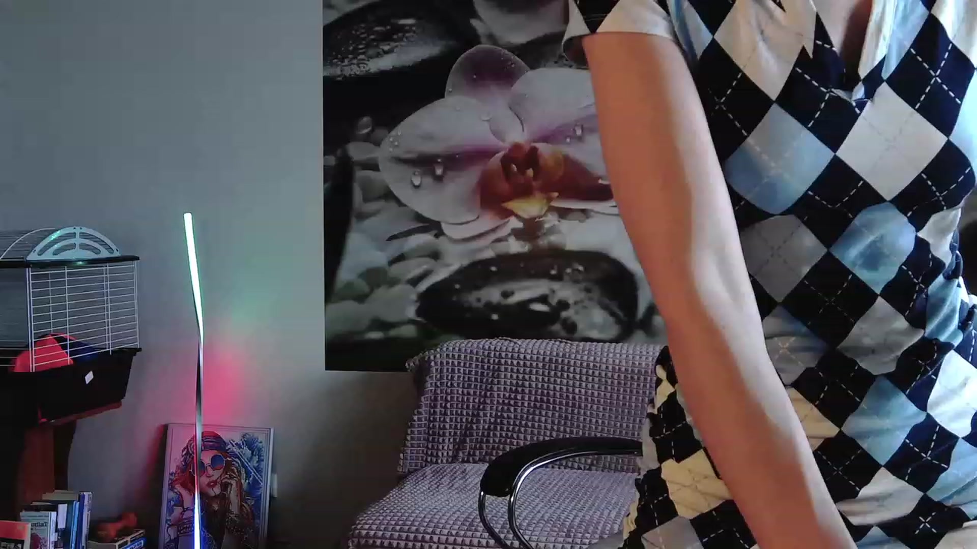 Gallery image thumbnail from HoneyIAmHome's myfreecams stream on, 11/22/2023, 04:37 image 10 of 20