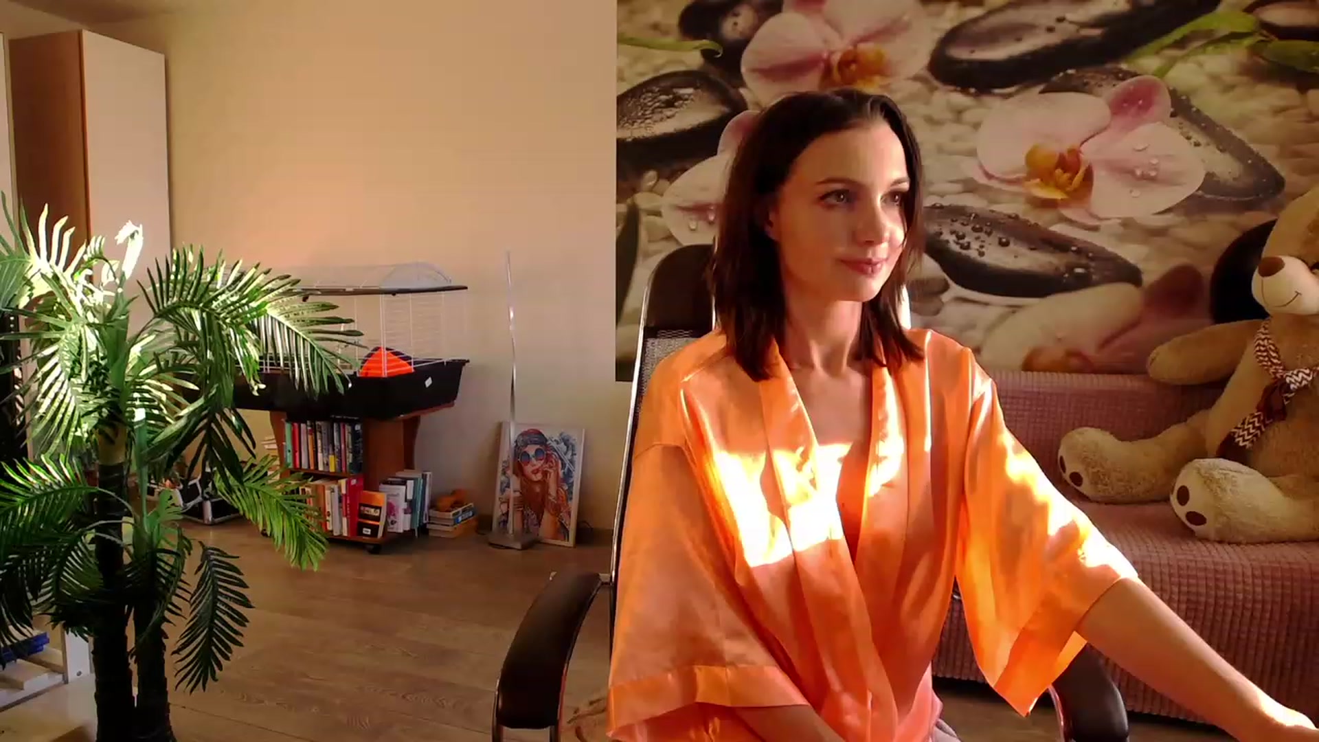 Gallery image thumbnail from HoneyIAmHome's myfreecams stream on, 11/25/2023, 06:52 image 11 of 20