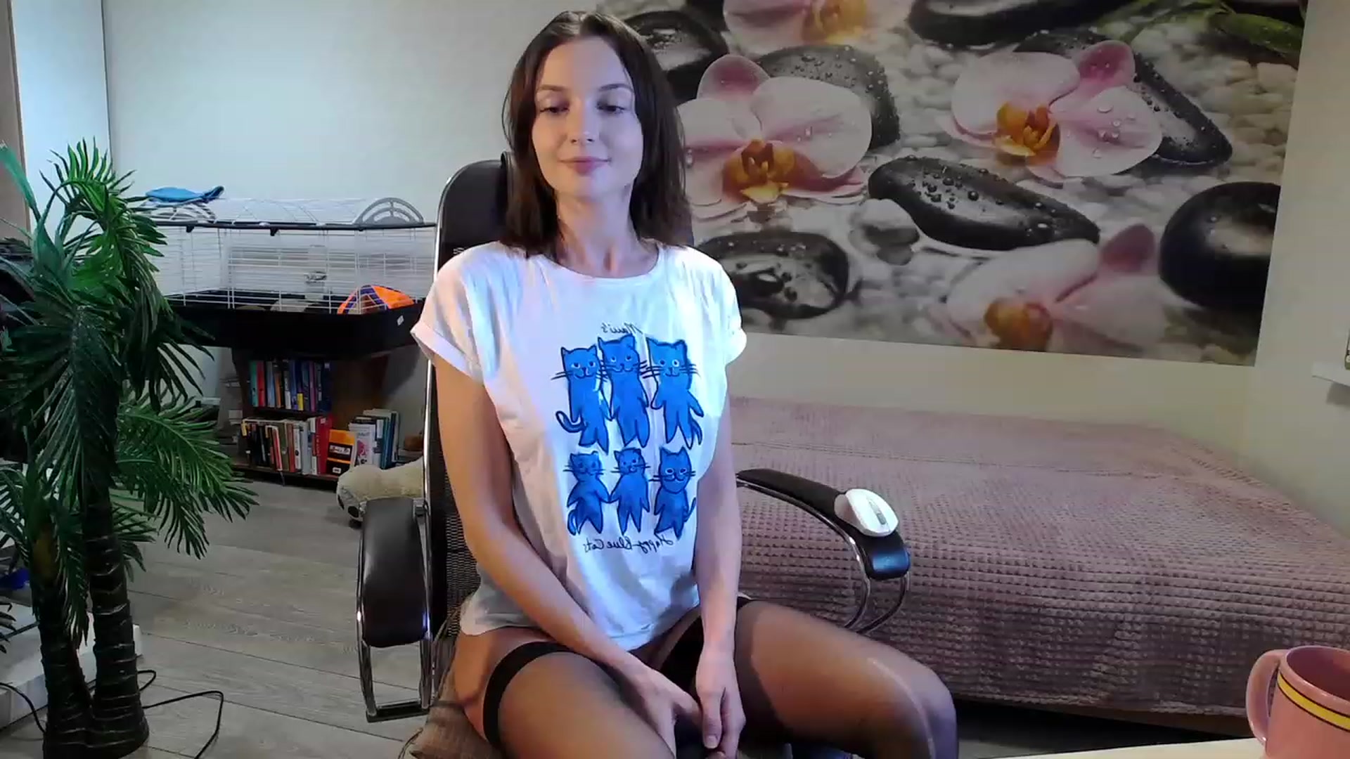 Gallery image thumbnail from HoneyIAmHome's myfreecams stream on, 11/29/2023, 07:33 image 12 of 20