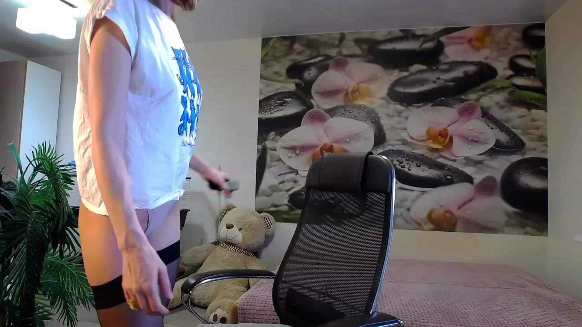 Gallery image thumbnail from HoneyIAmHome's myfreecams stream on, 11/29/2023, 07:33 image 14 of 20