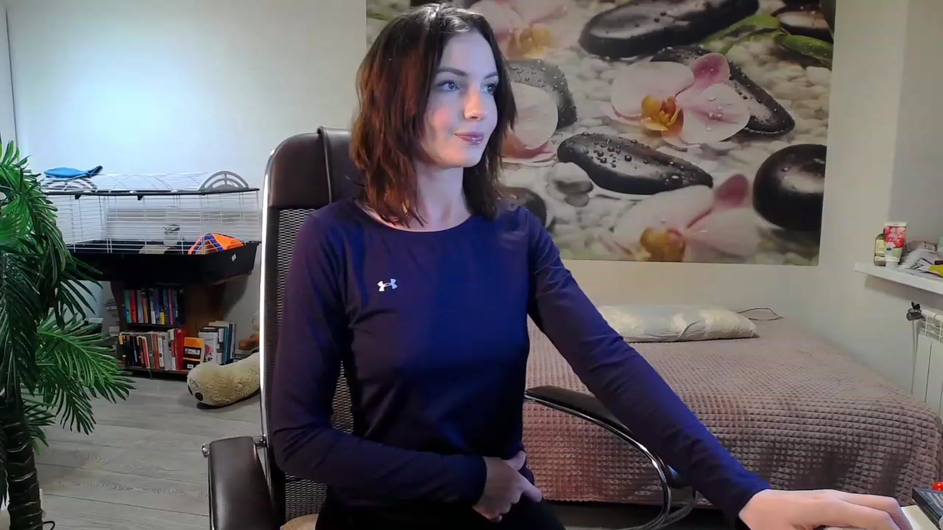 Gallery image thumbnail from HoneyIAmHome's myfreecams stream on, 11/29/2023, 14:00 image 1 of 20