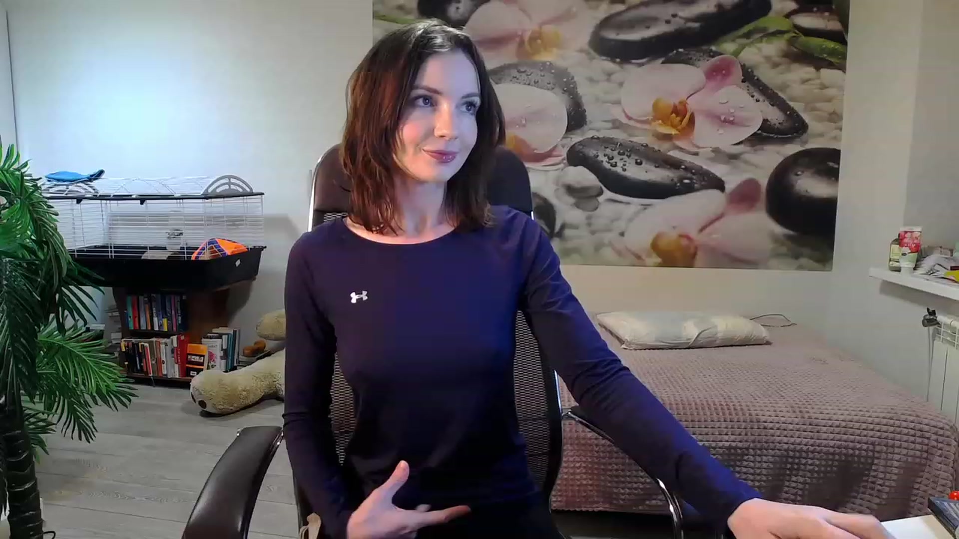Gallery image thumbnail from HoneyIAmHome's myfreecams stream on, 11/29/2023, 14:00 image 2 of 20