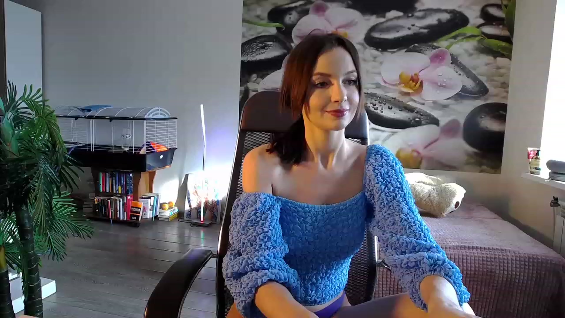 Gallery image thumbnail from HoneyIAmHome's myfreecams stream on, 12/02/2023, 04:32 image 5 of 20