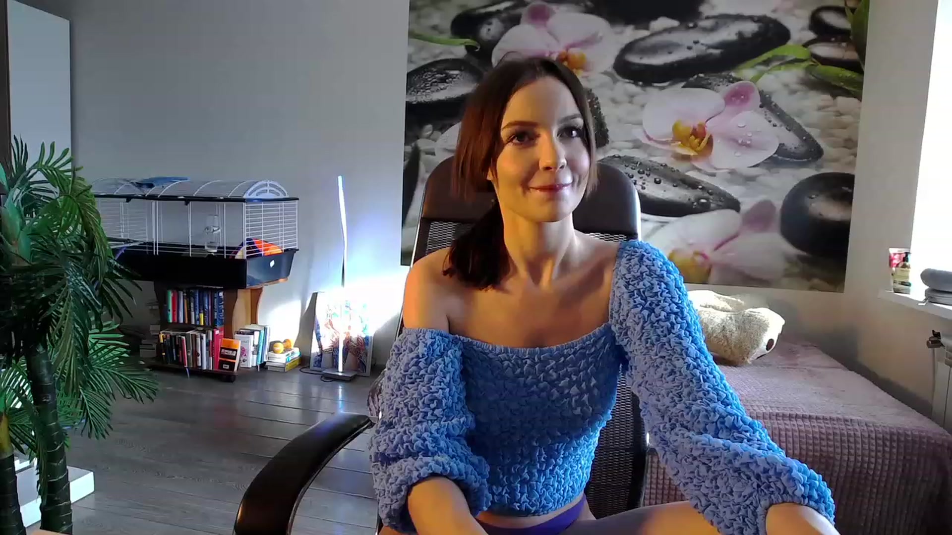 Gallery image thumbnail from HoneyIAmHome's myfreecams stream on, 12/02/2023, 04:32 image 6 of 20