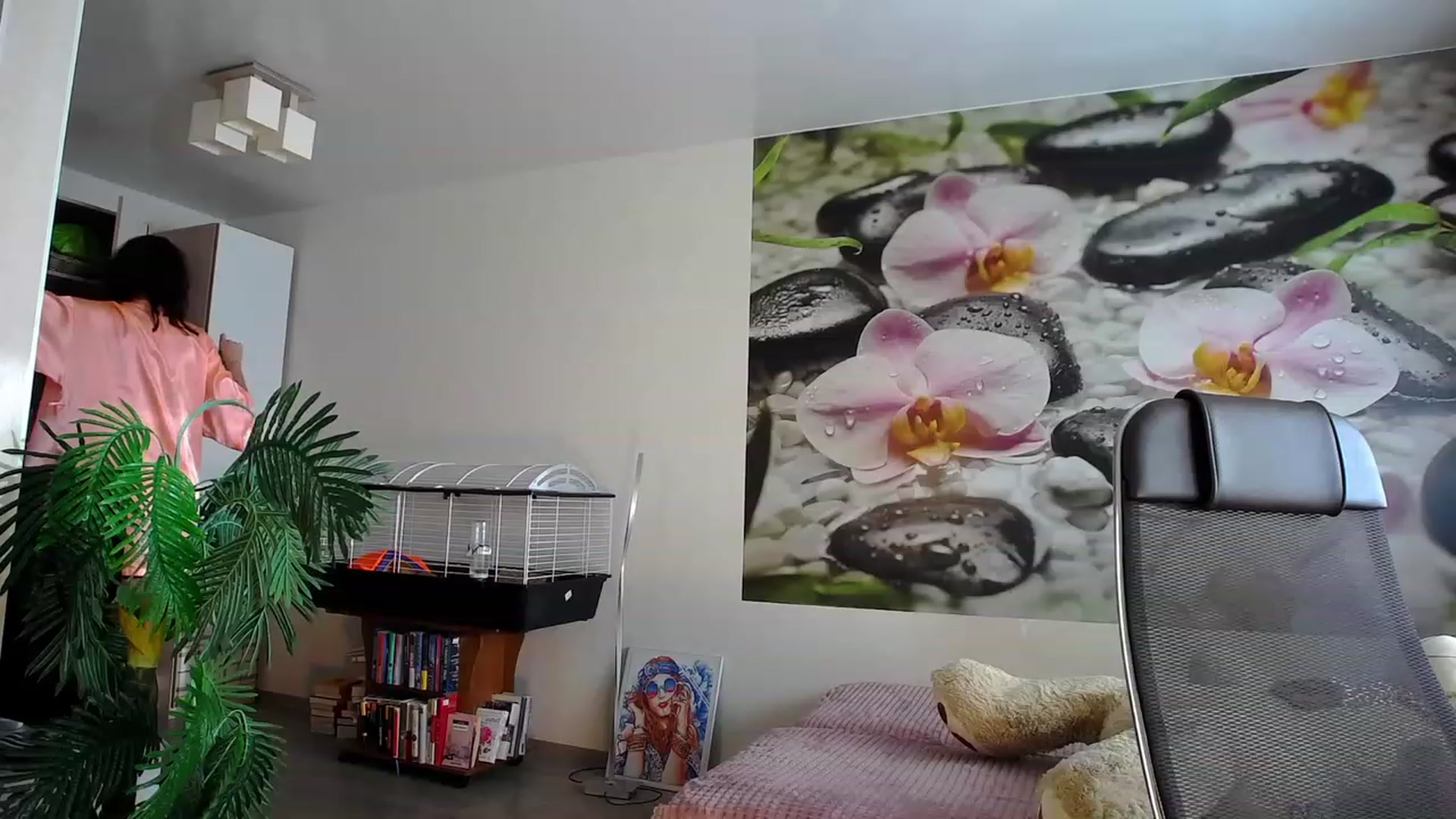 Gallery image thumbnail from HoneyIAmHome's myfreecams stream on, 01/18/2024, 06:24 image 17 of 20