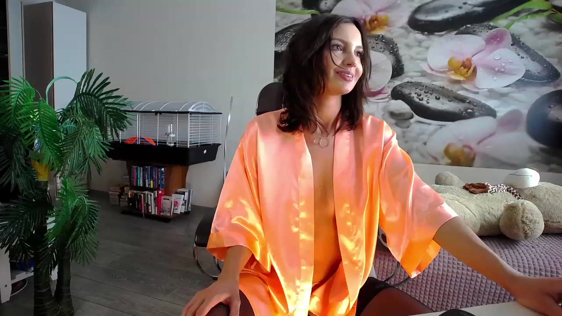 Gallery image thumbnail from HoneyIAmHome's myfreecams stream on, 01/18/2024, 06:24 image 18 of 20