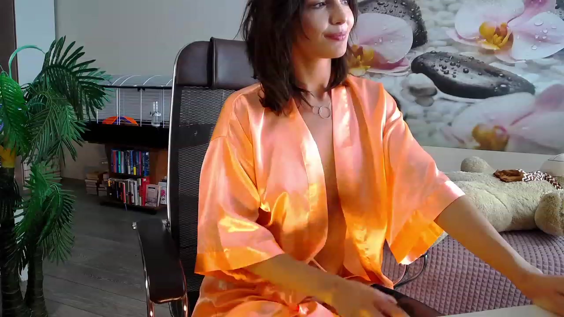 Gallery image thumbnail from HoneyIAmHome's myfreecams stream on, 01/18/2024, 06:24 image 19 of 20