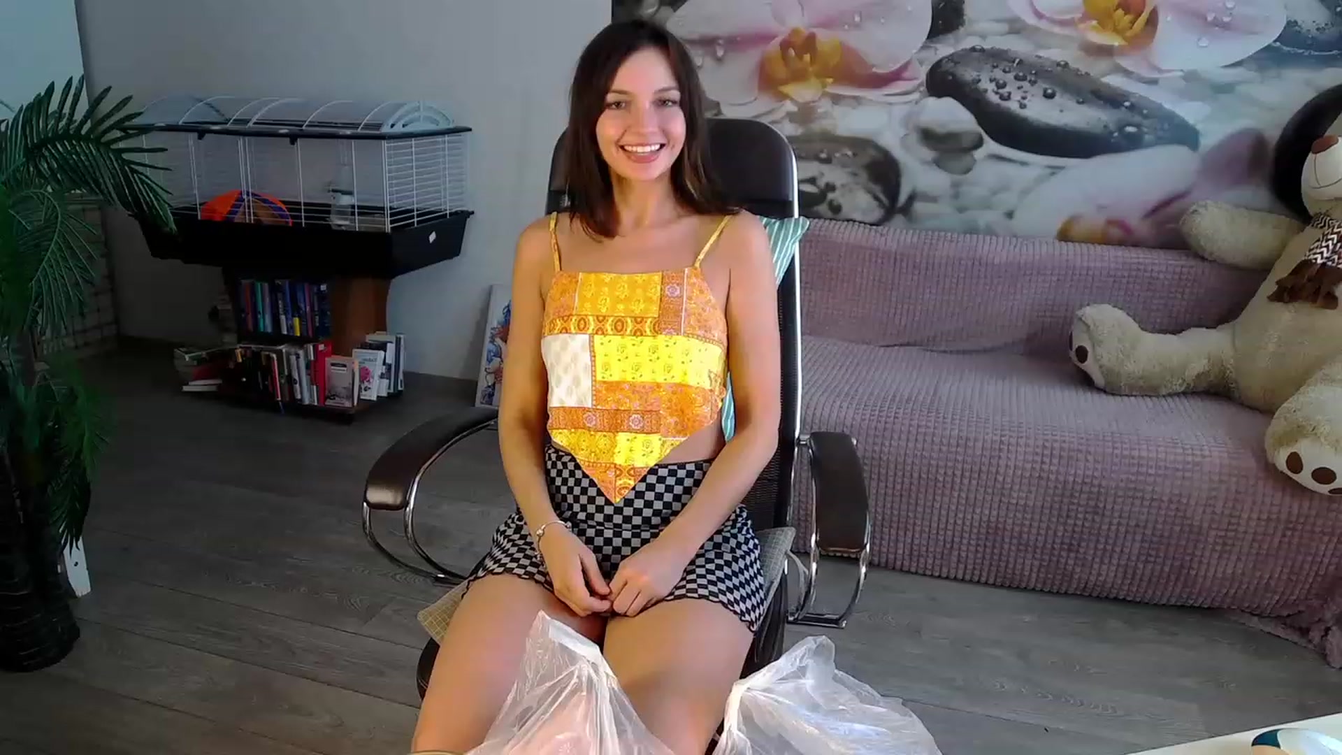 Gallery image thumbnail from HoneyIAmHome's myfreecams stream on, 01/29/2024, 06:40 image 16 of 20