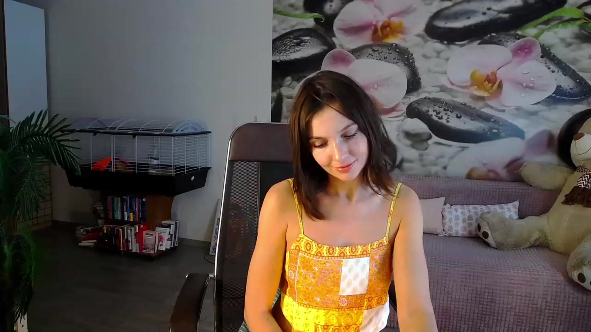 Gallery image thumbnail from HoneyIAmHome's myfreecams stream on, 01/29/2024, 07:34 image 8 of 20