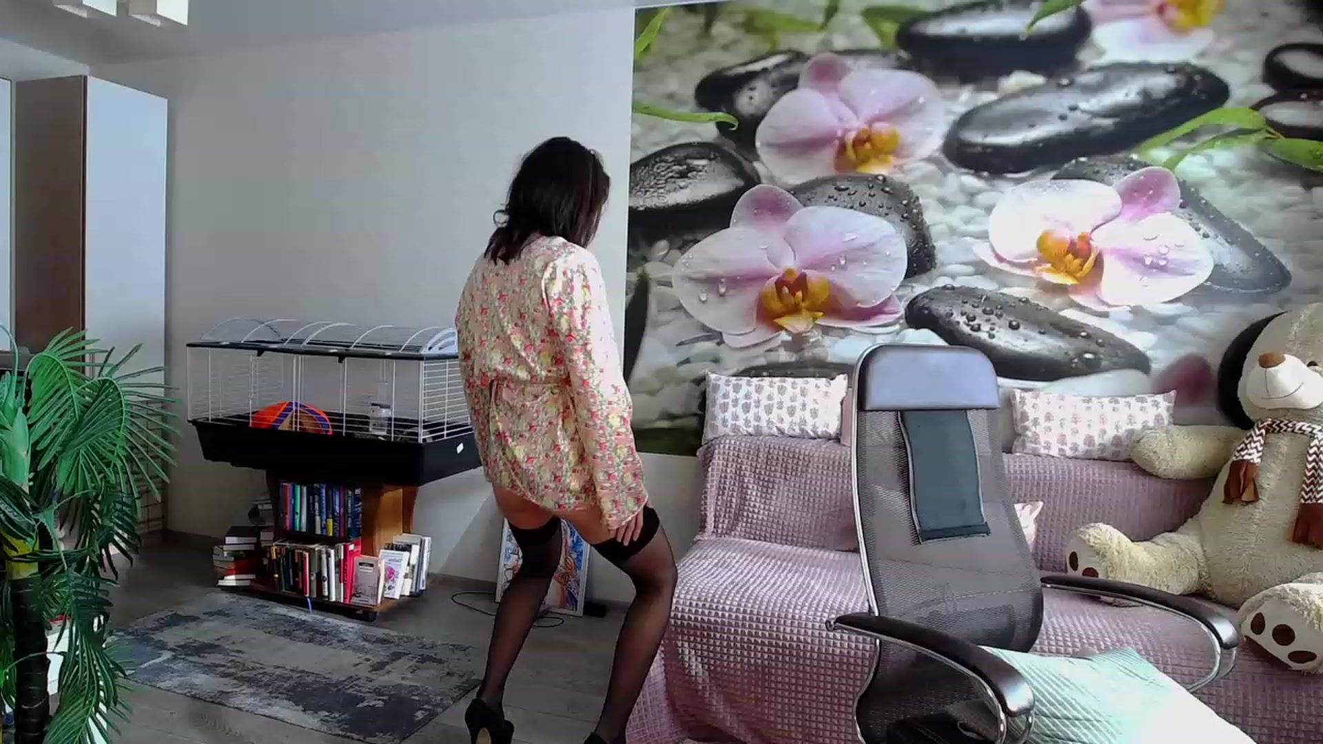 Gallery image thumbnail from HoneyIAmHome's myfreecams stream on, 02/03/2024, 05:50 image 14 of 20
